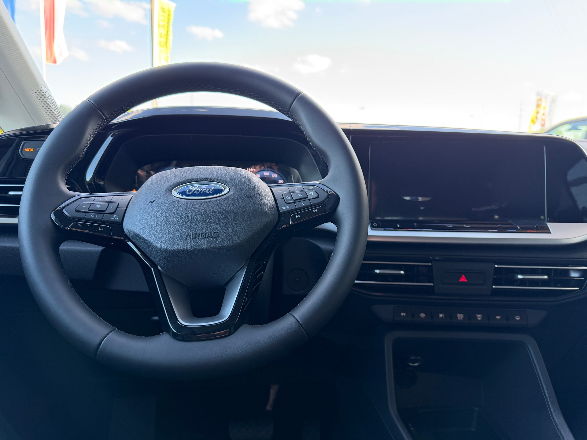 FORD Tourneo Connect 1.5 PHEV Titanium Automat-image-8