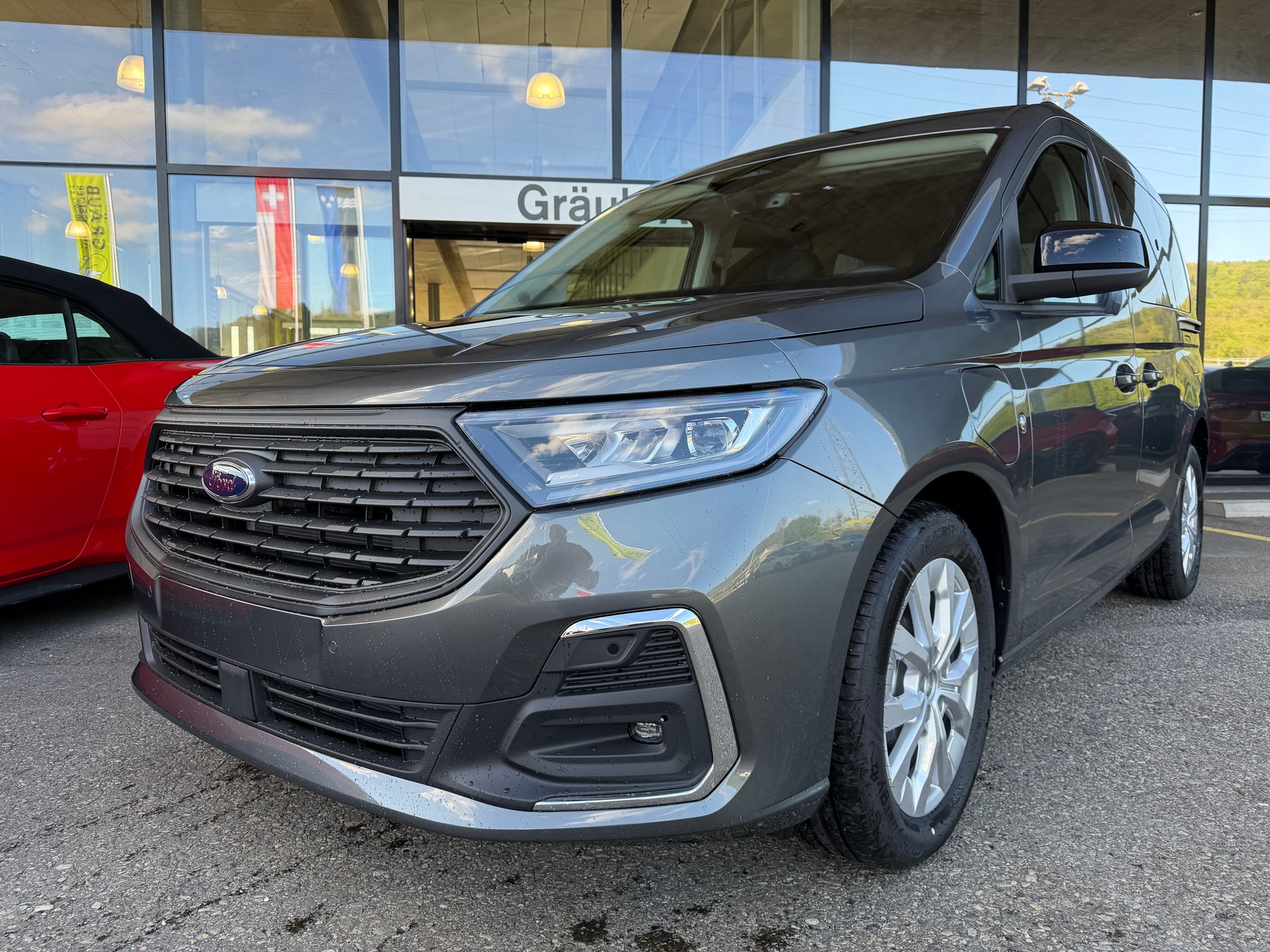 FORD Tourneo Connect 1.5 PHEV Titanium Automat-image-0