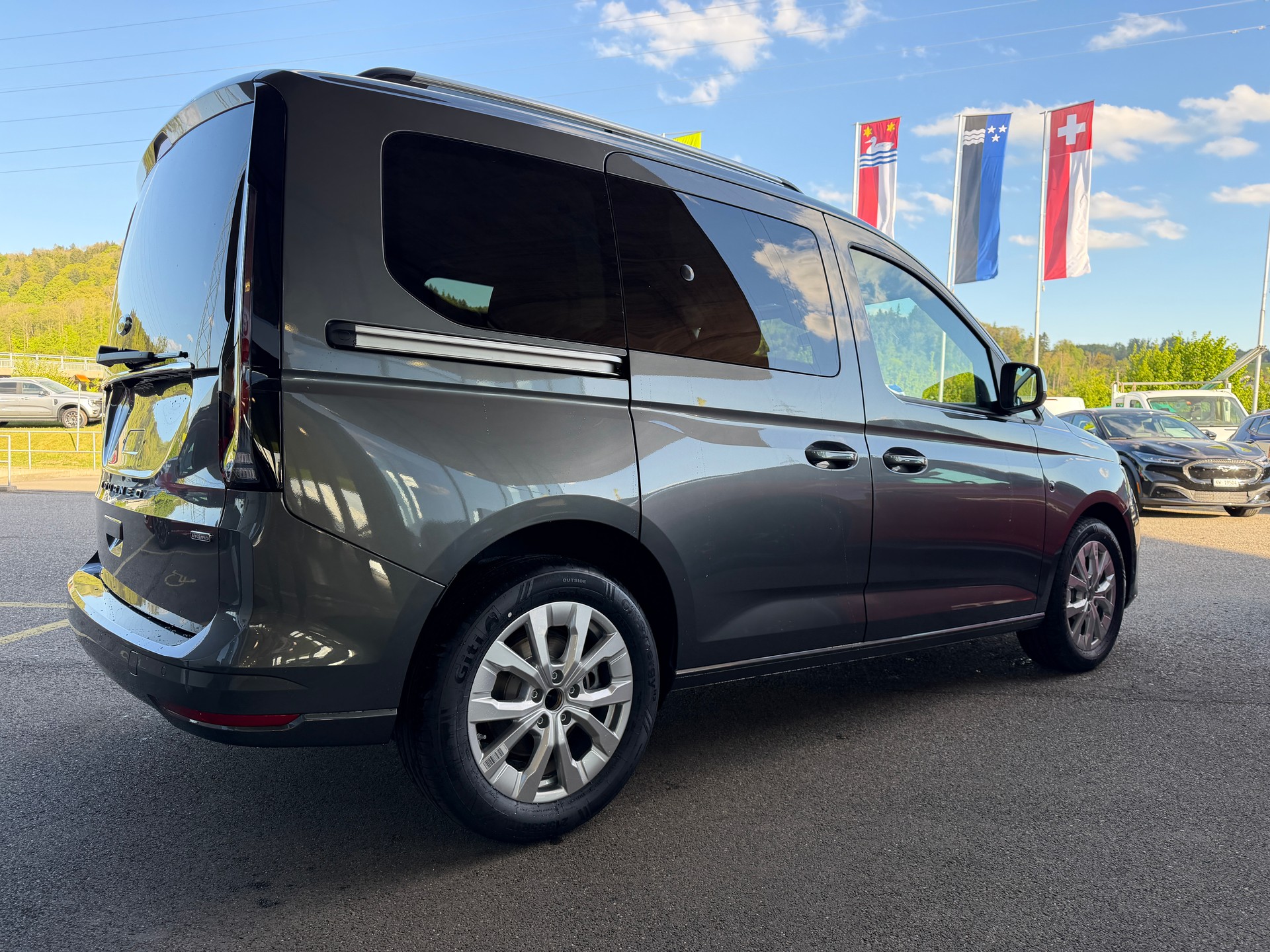 FORD Tourneo Connect 1.5 PHEV Titanium Automat-image-5
