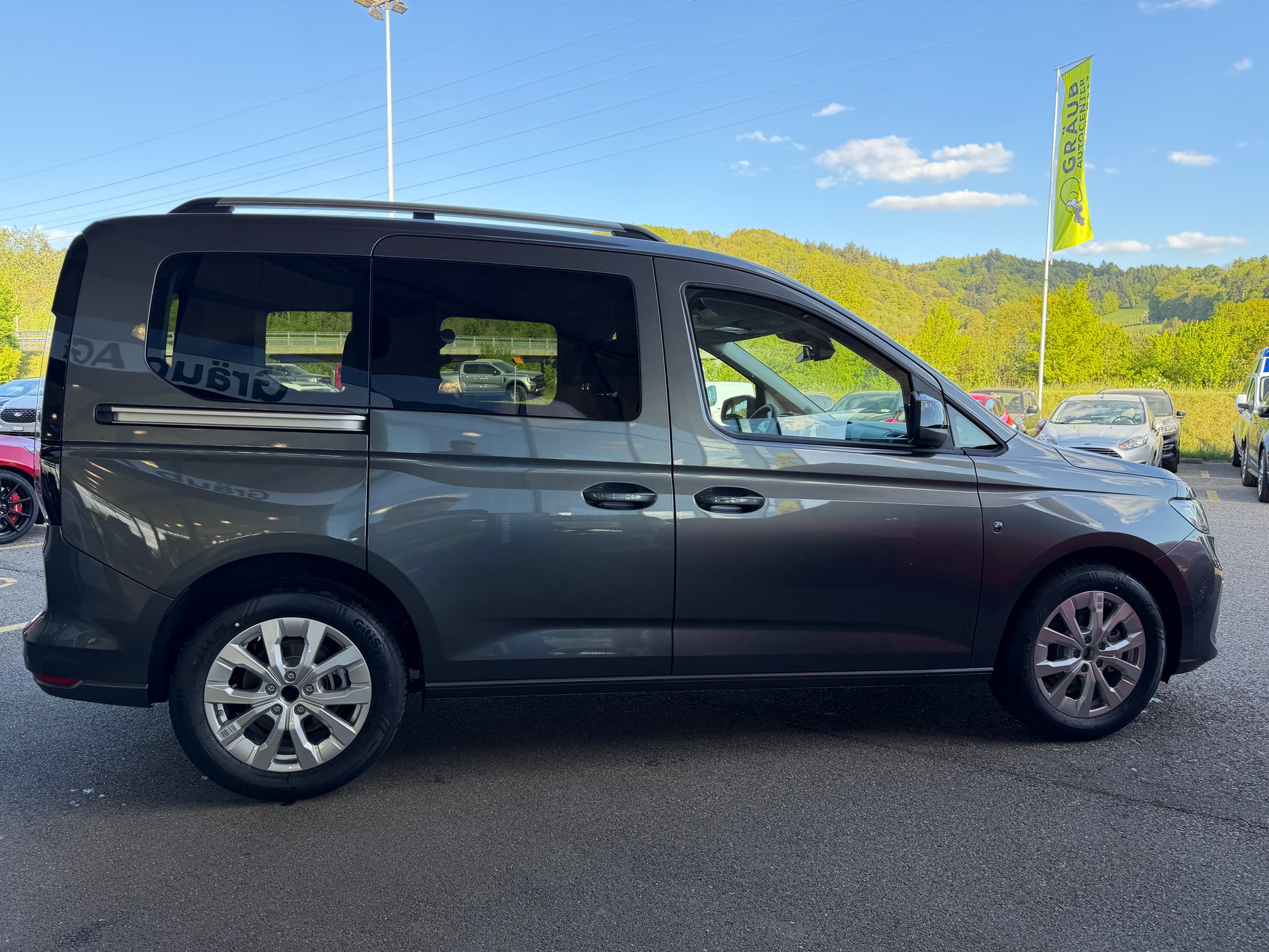 FORD Tourneo Connect 1.5 PHEV Titanium Automat-image-6