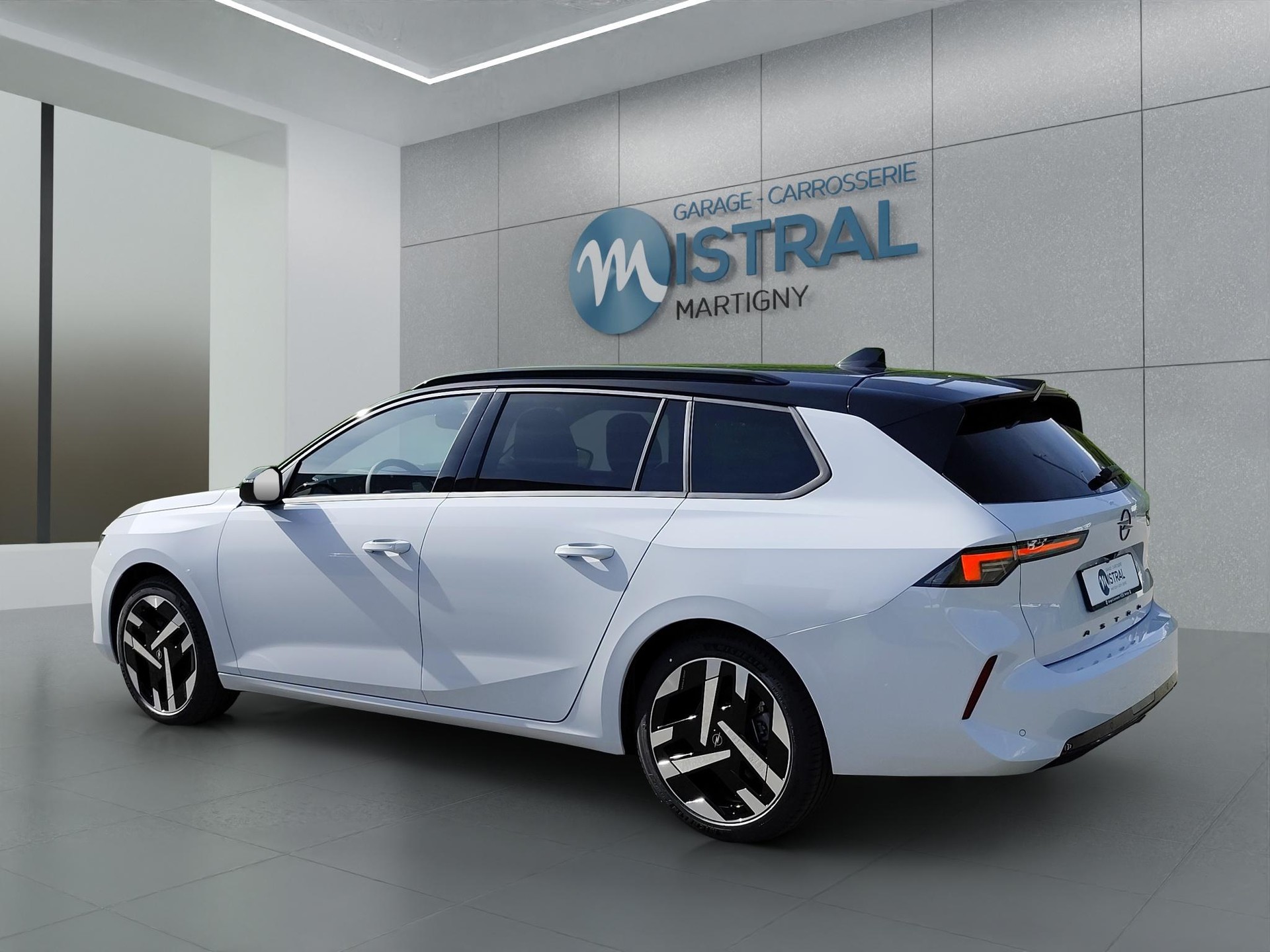 OPEL Astra-e Sports Tourer Ultimate-image-2