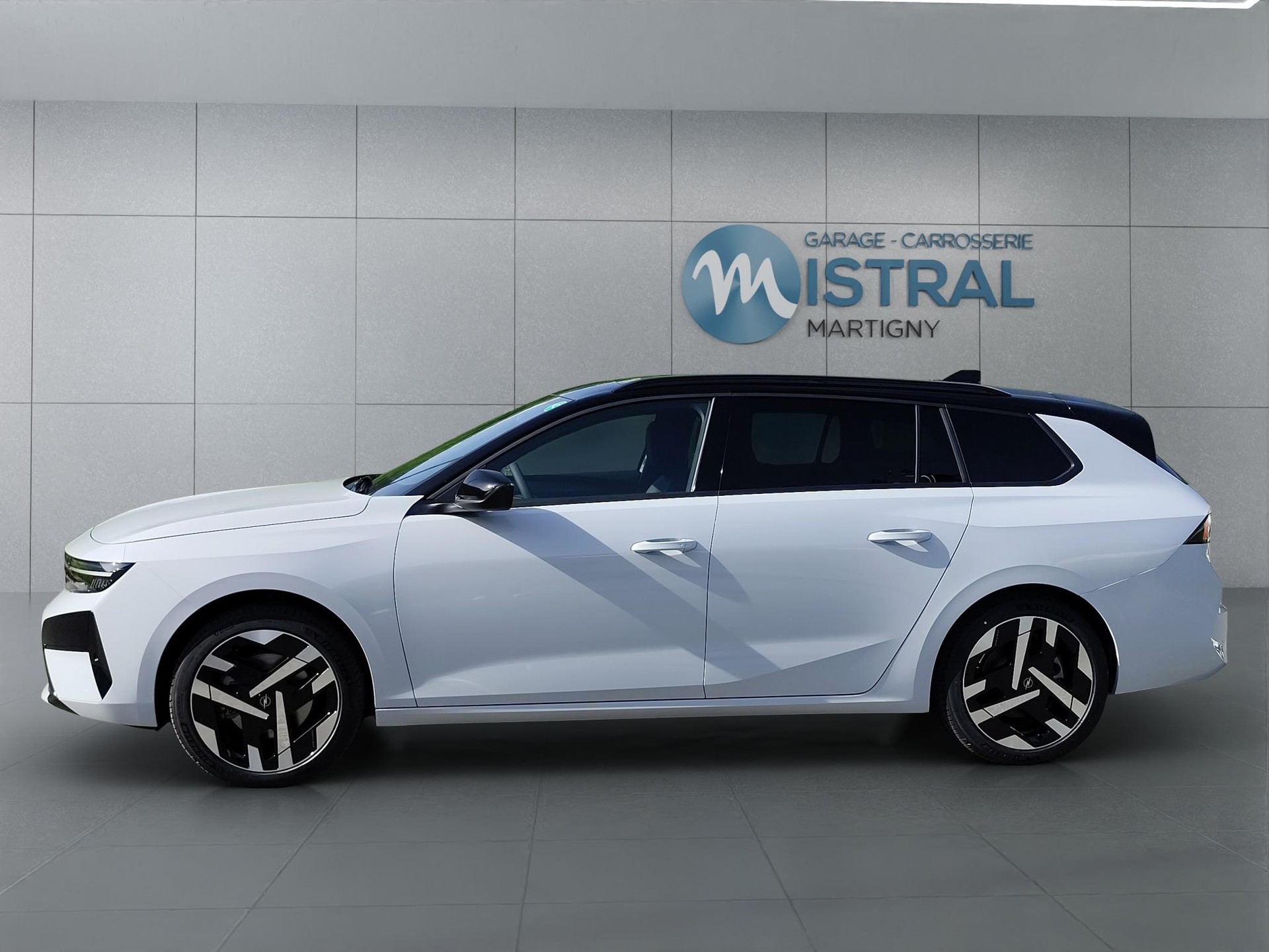 OPEL Astra-e Sports Tourer Ultimate-image-1