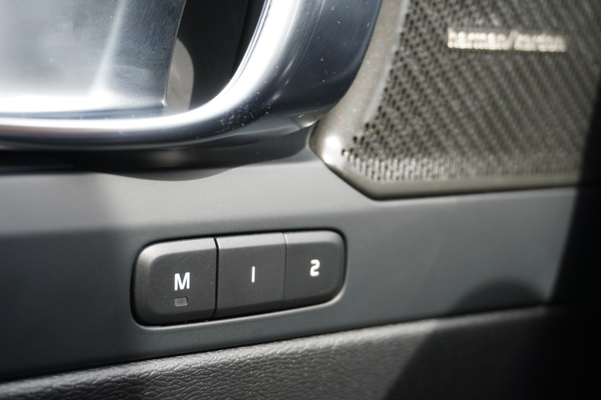 VOLVO XC40 T4 PHEV Plus Bright DCT-image-32