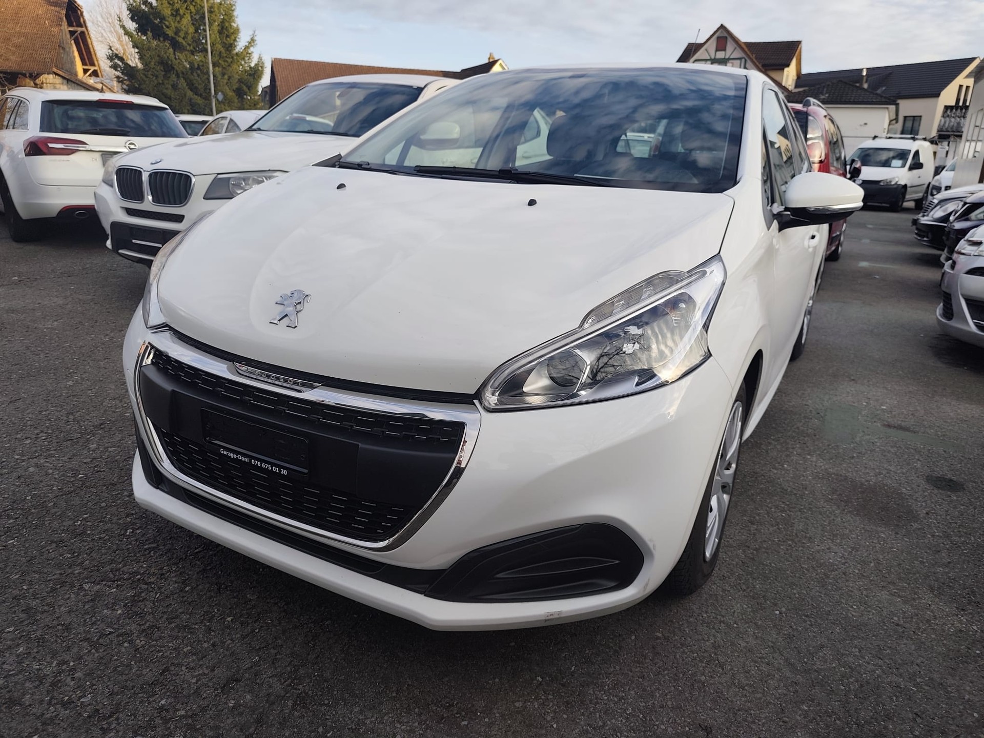 PEUGEOT 208-image-0