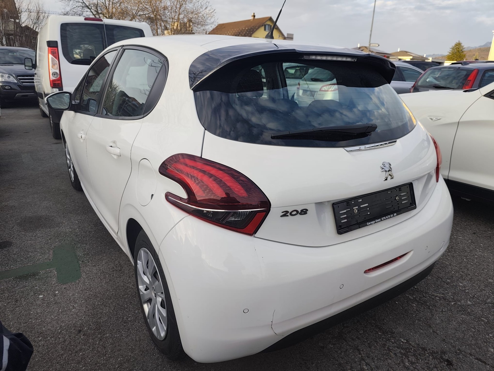 PEUGEOT 208-image-2