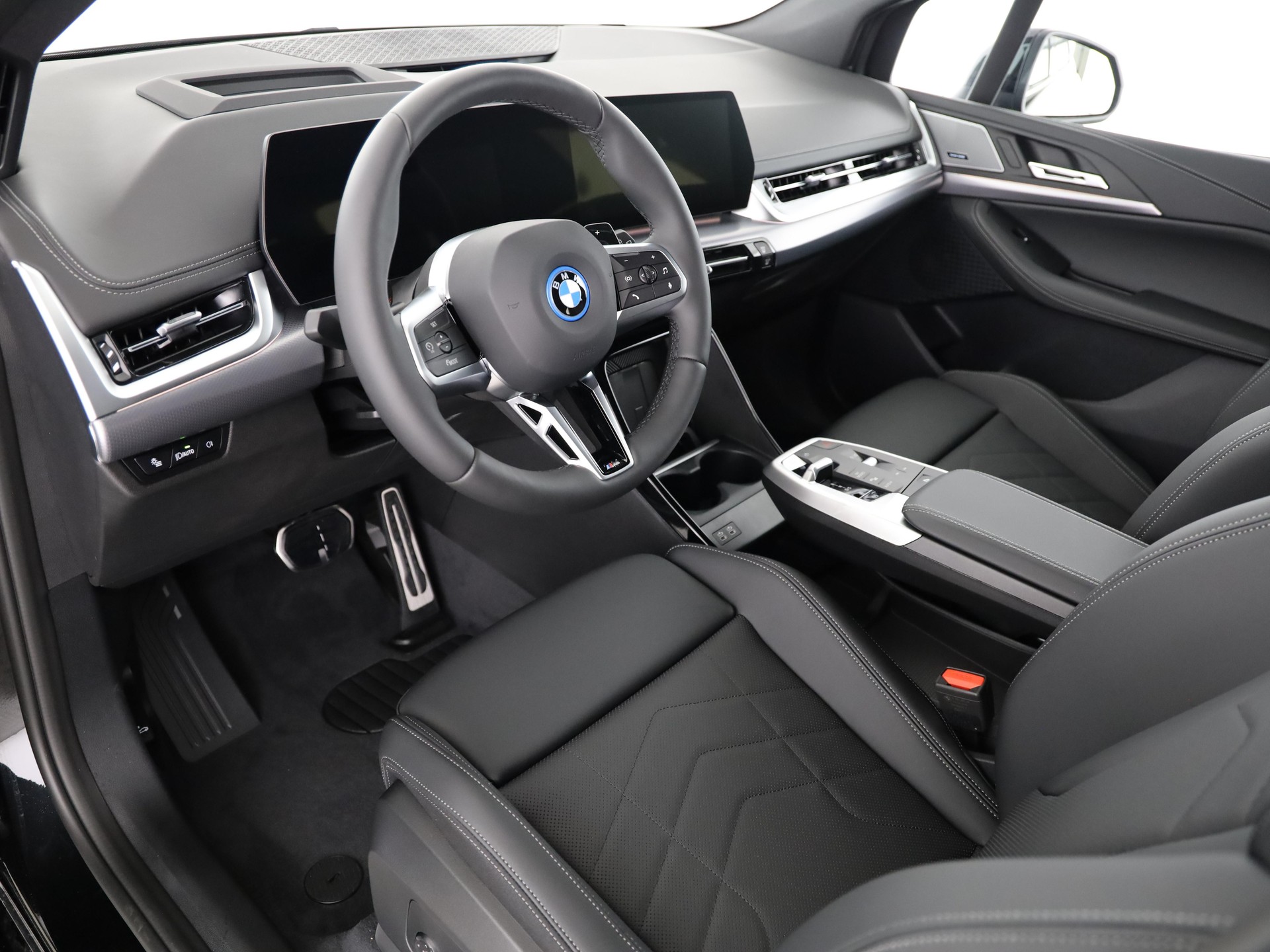 BMW 230e xDrive paddles Active Tourer-image-11