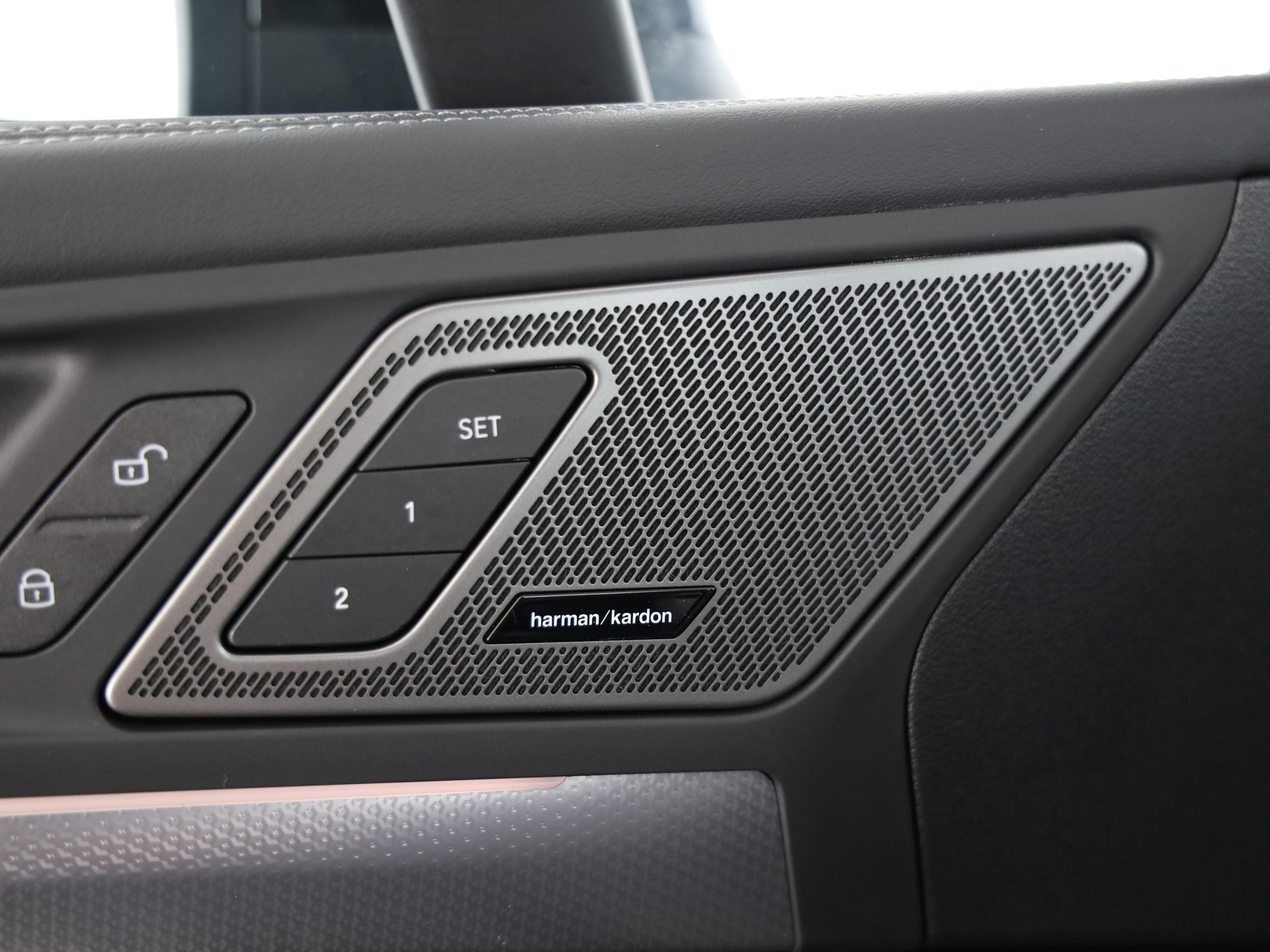BMW 230e xDrive paddles Active Tourer-image-18