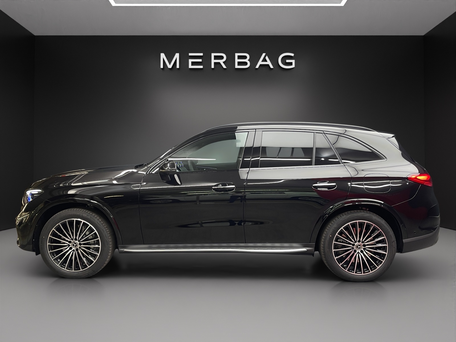 MERCEDES-BENZ GLC 400 e 4MATIC with EQ Hybrid Technology-image-2