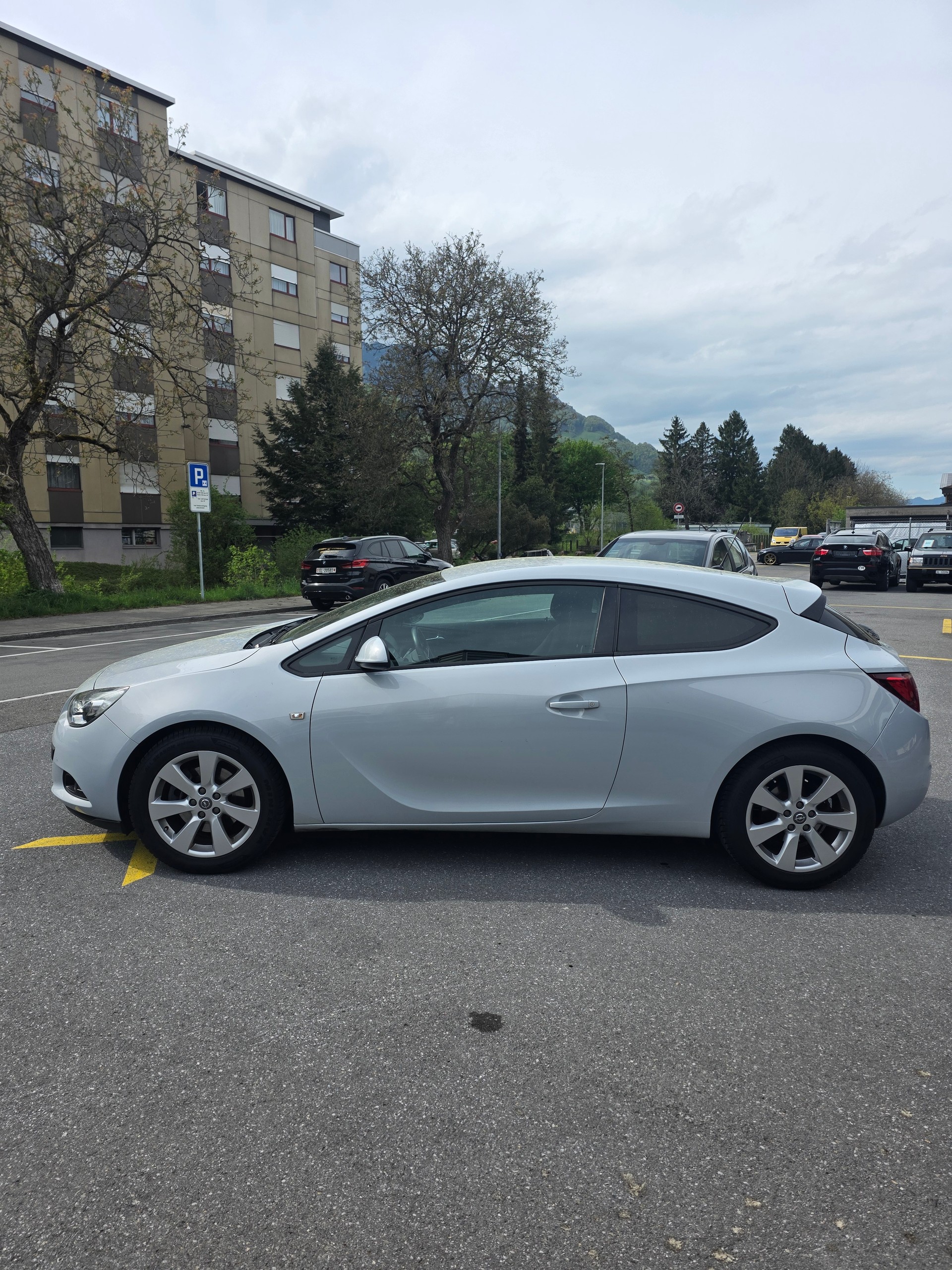 OPEL Astra GTC 1.4i 16V Turbo Enjoy / Frisch ab MFK-showroom-element-1