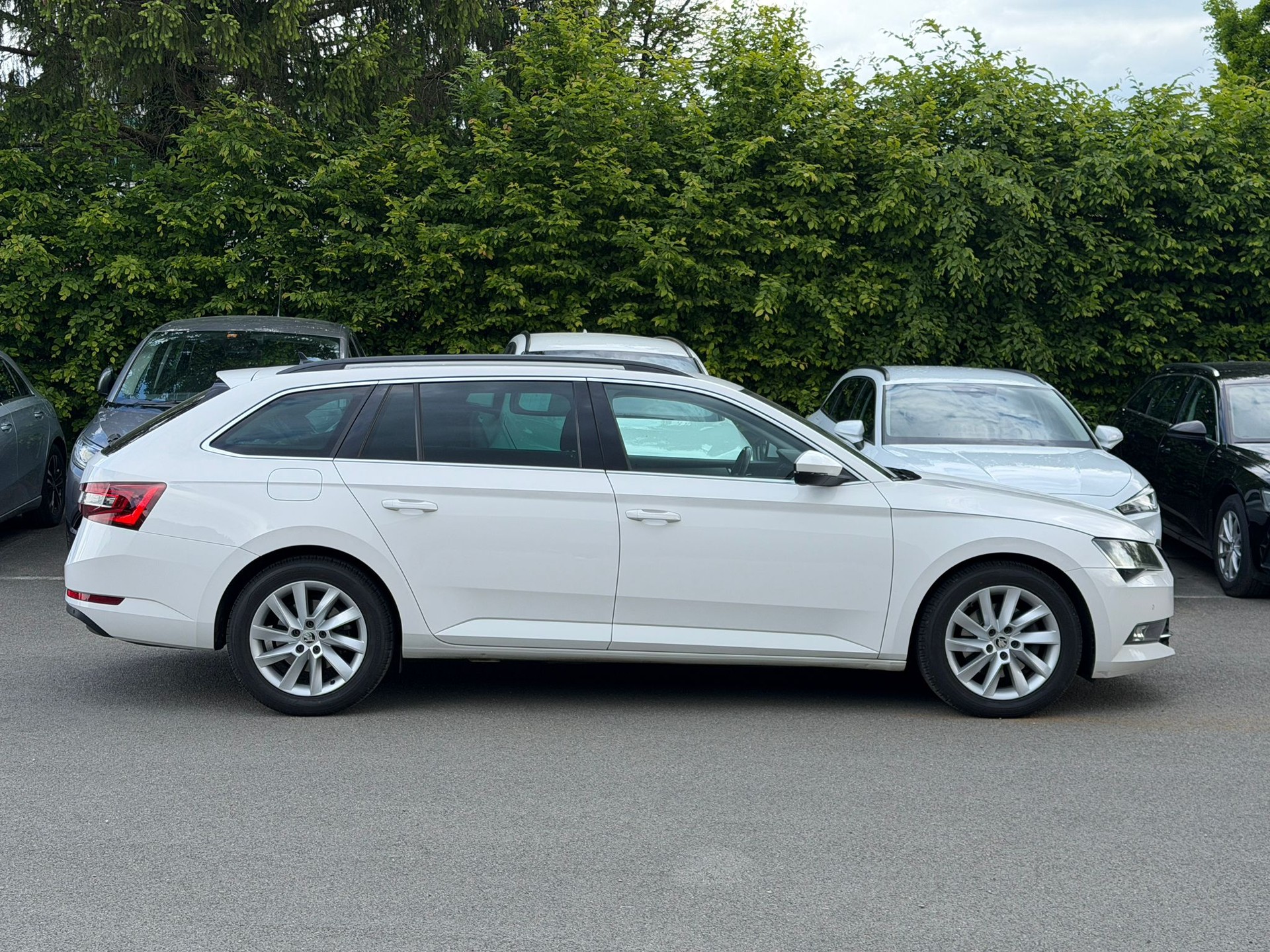 SKODA Superb Combi 2.0 TDi Style 4x4 DSG-image-7