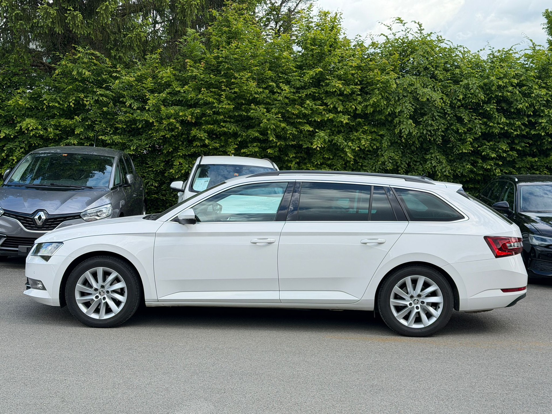 SKODA Superb Combi 2.0 TDi Style 4x4 DSG-image-3