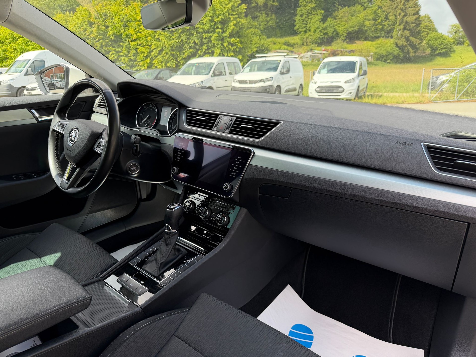 SKODA Superb Combi 2.0 TDi Style 4x4 DSG-image-9