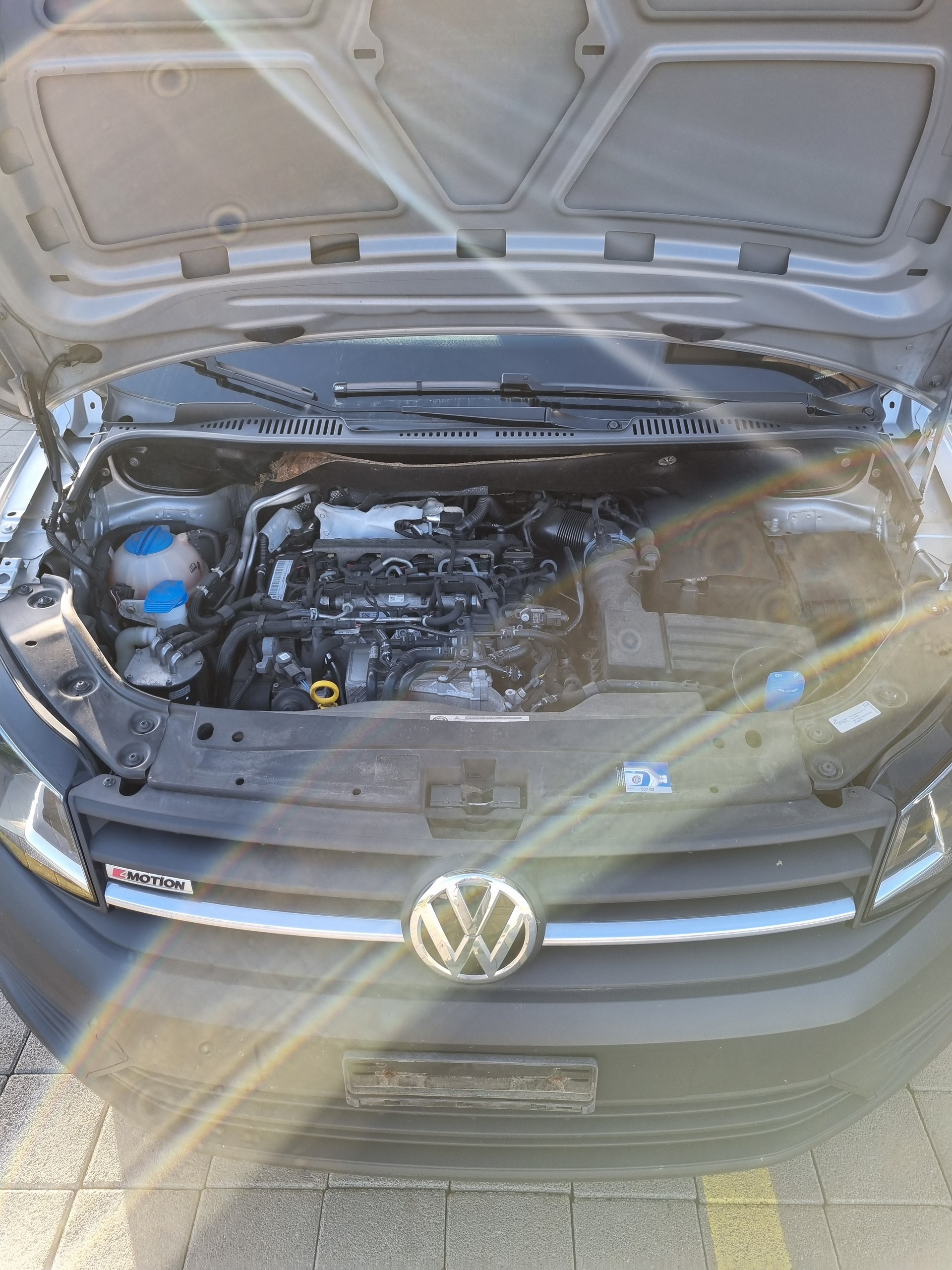VW Caddy Maxi 2.0TDI 4Motion BlueMotion Technology-image-13