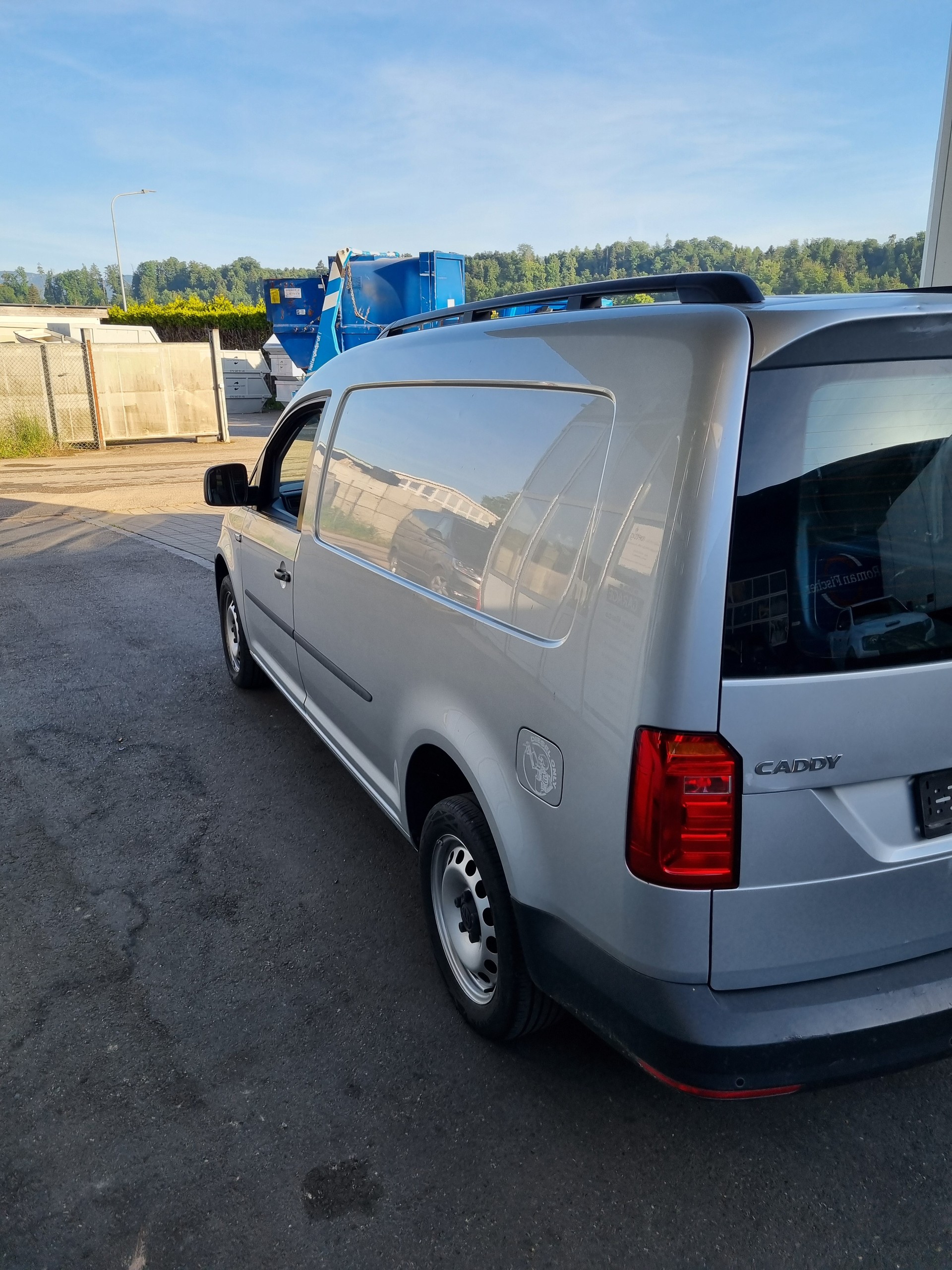 VW Caddy Maxi 2.0TDI 4Motion BlueMotion Technology-image-6