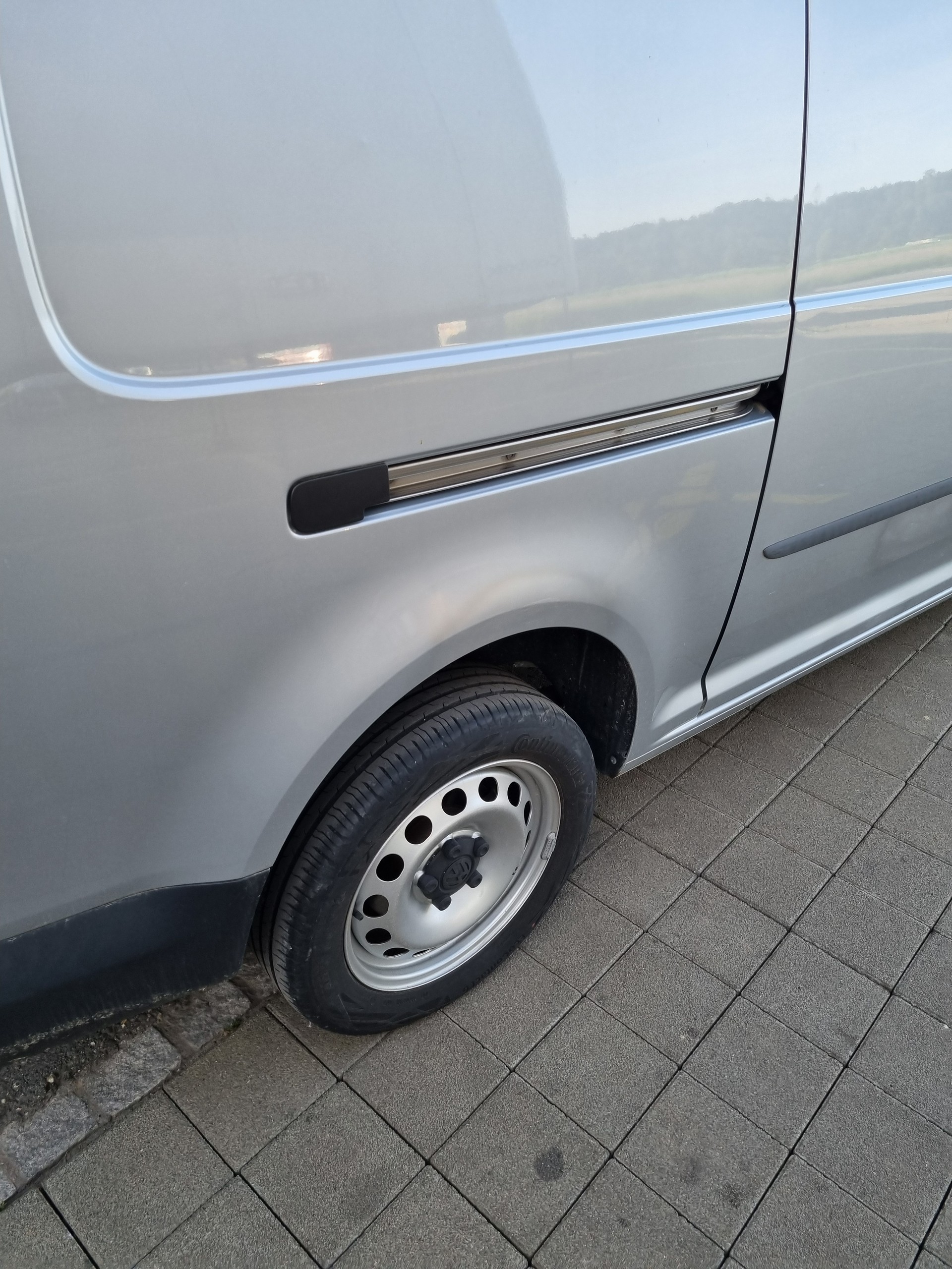 VW Caddy Maxi 2.0TDI 4Motion BlueMotion Technology-image-3