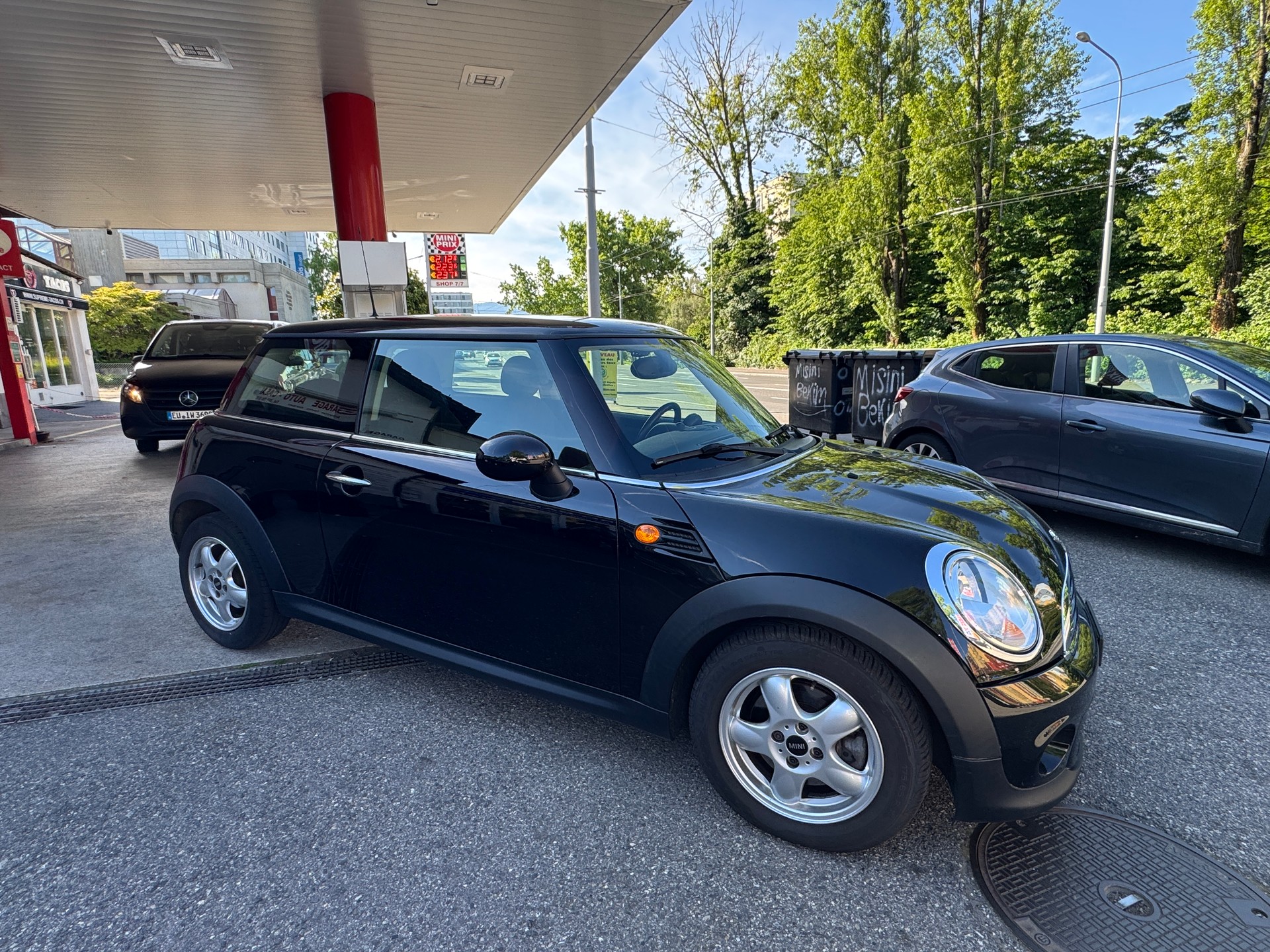 MINI Cooper-image-1