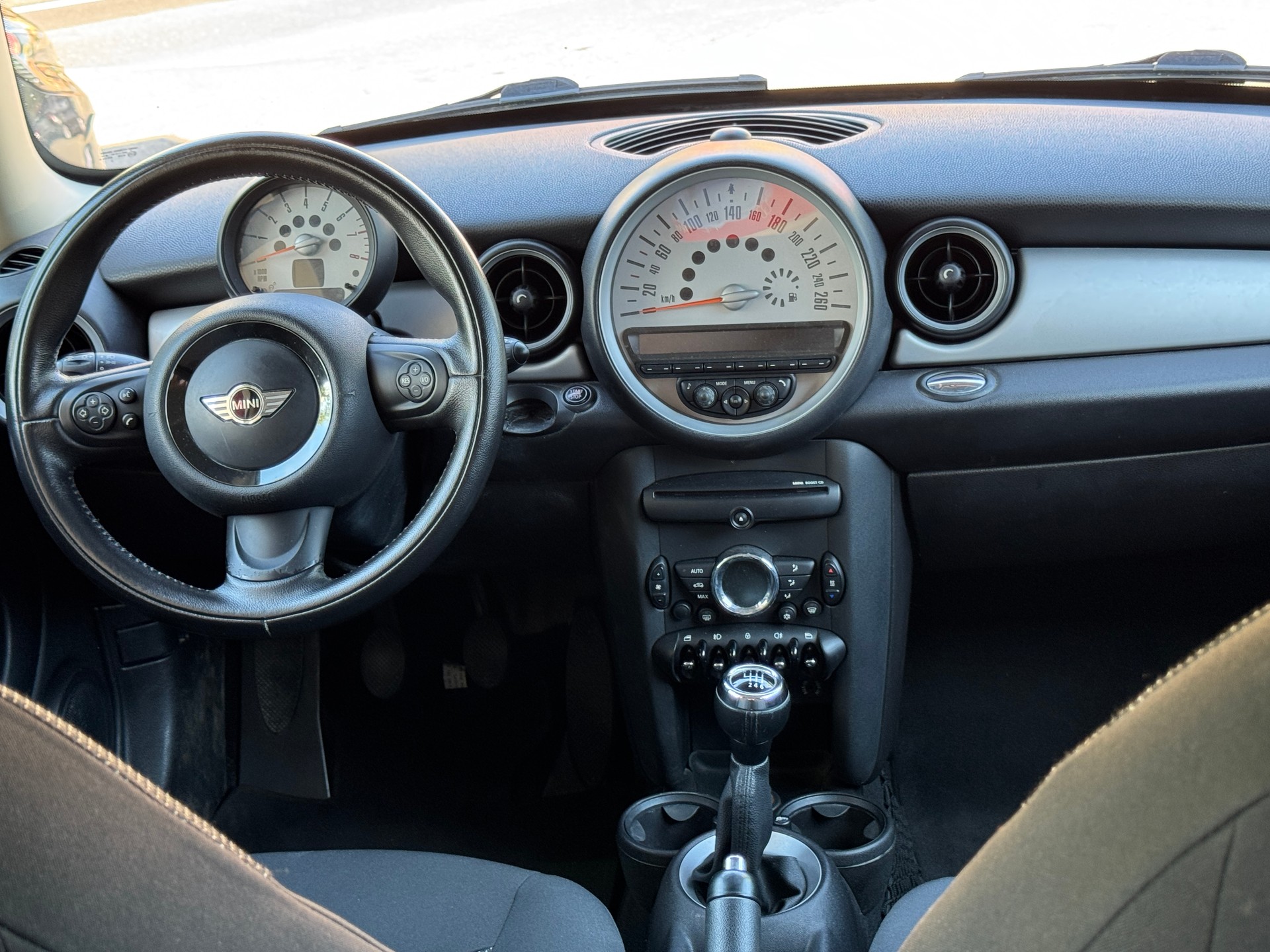 MINI Cooper-image-12