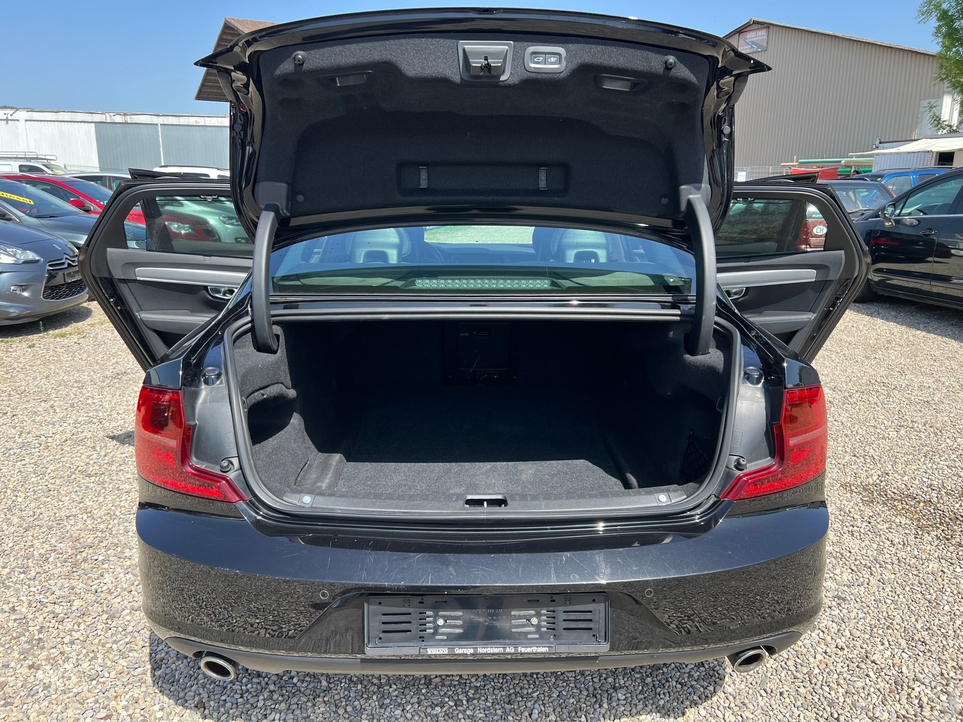 VOLVO S90 D5 AWD R-Design Geartronic Powerpulse-image-11