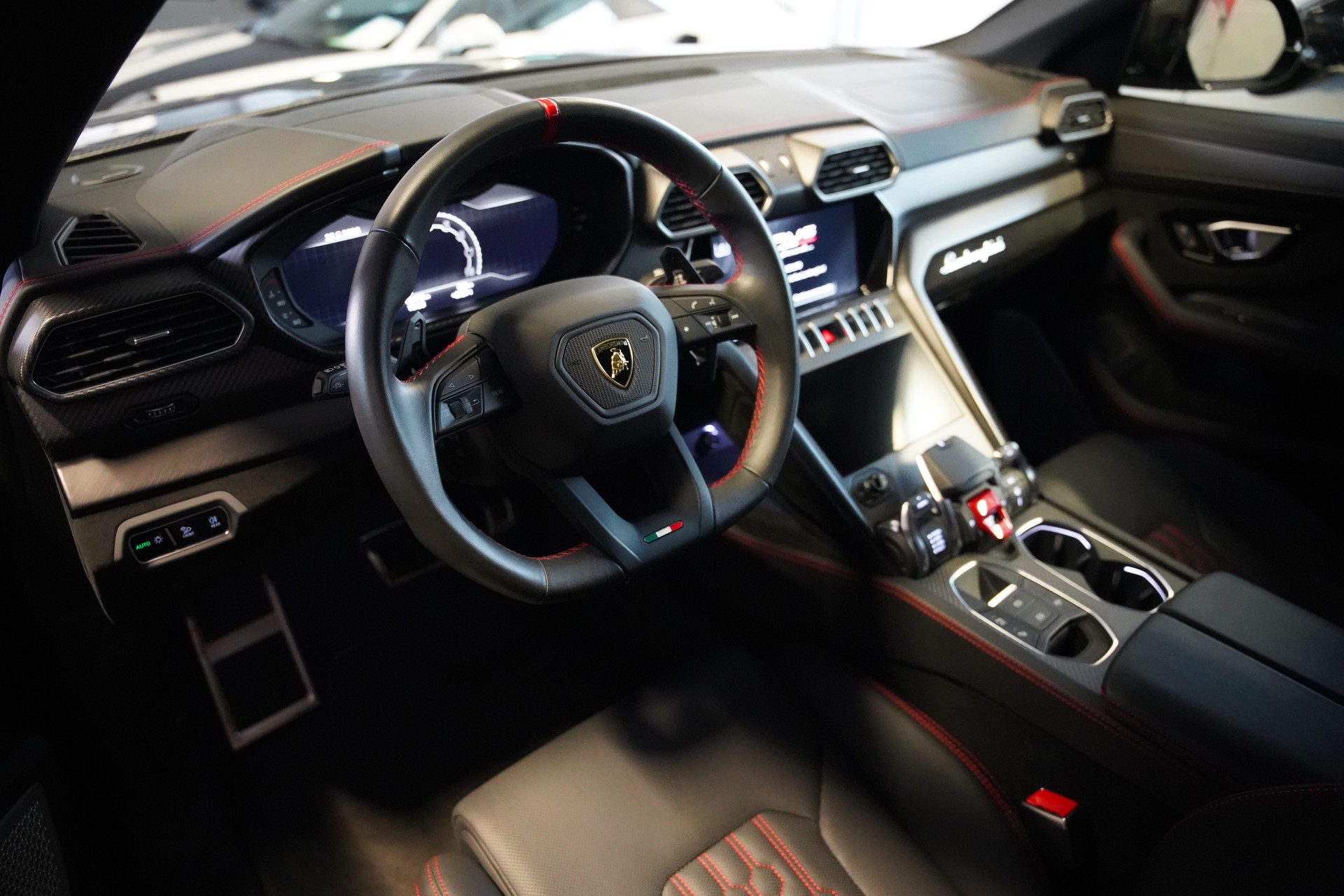 LAMBORGHINI Urus Performante-image-6