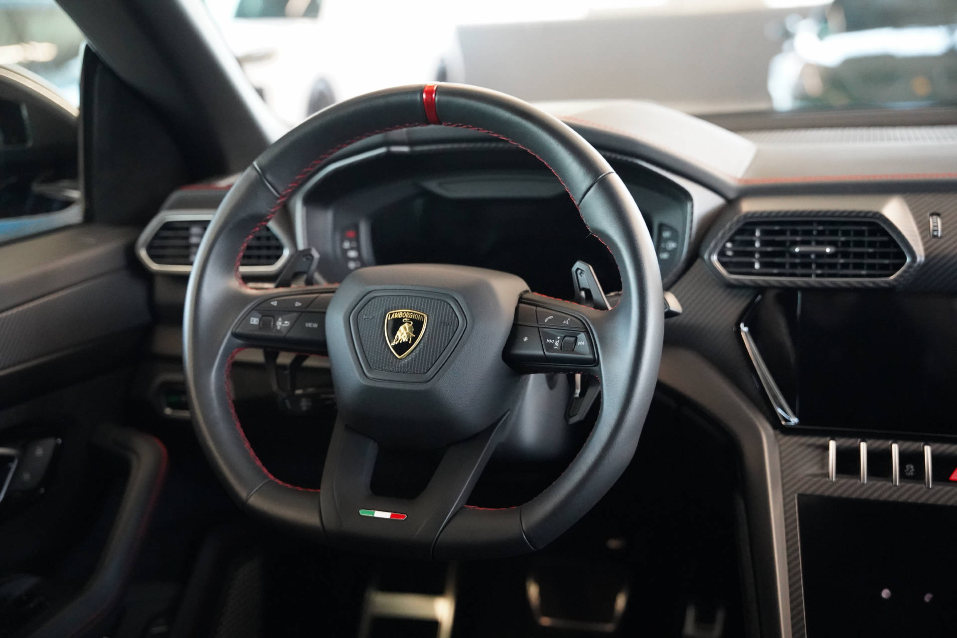 LAMBORGHINI Urus Performante-image-12