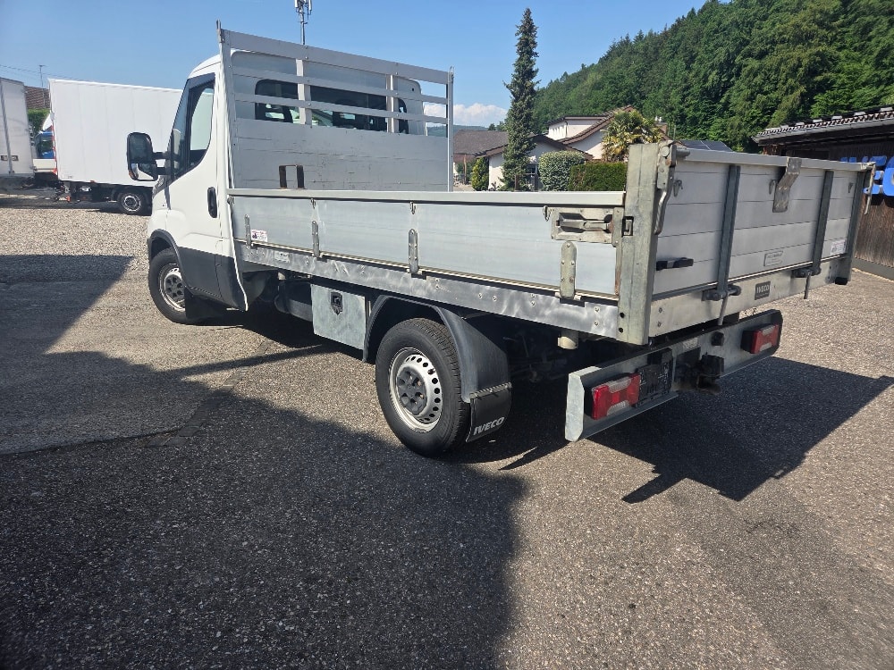 IVECO Dreiseiten Kipper-image-5