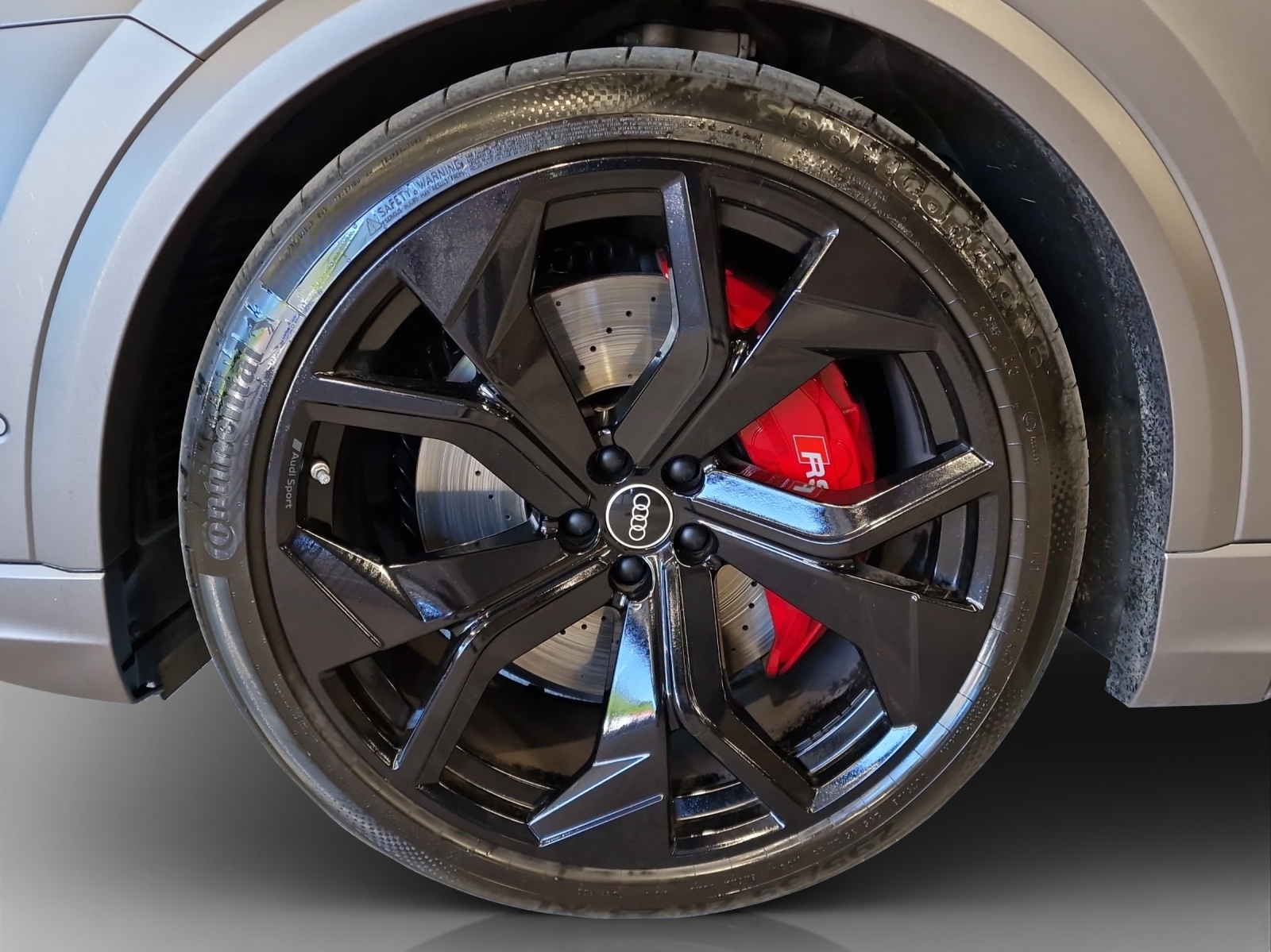 AUDI RSQ8 quattro tiptronic-image-18
