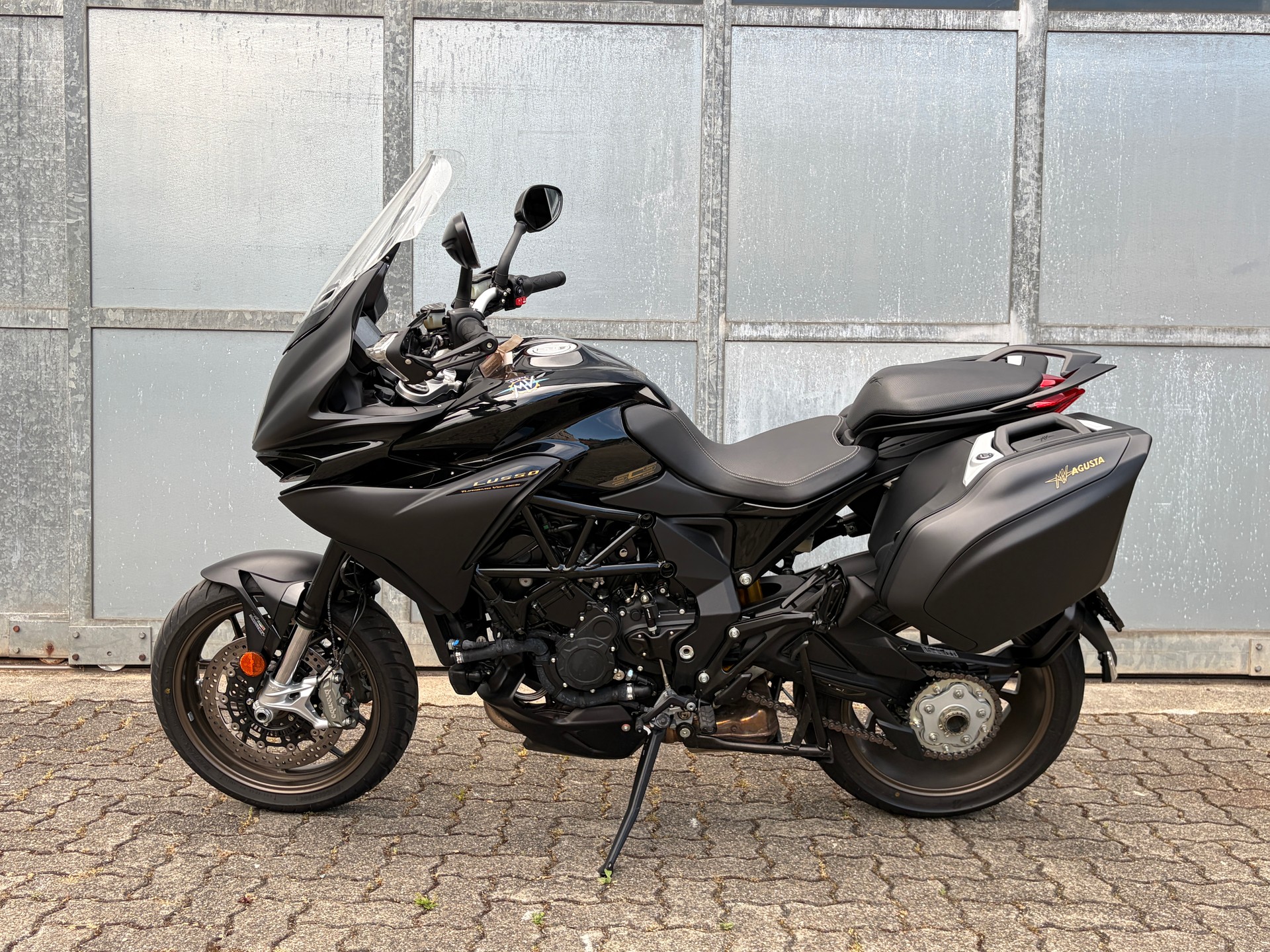 MV AGUSTA Veloce Lusso-showroom-element-1