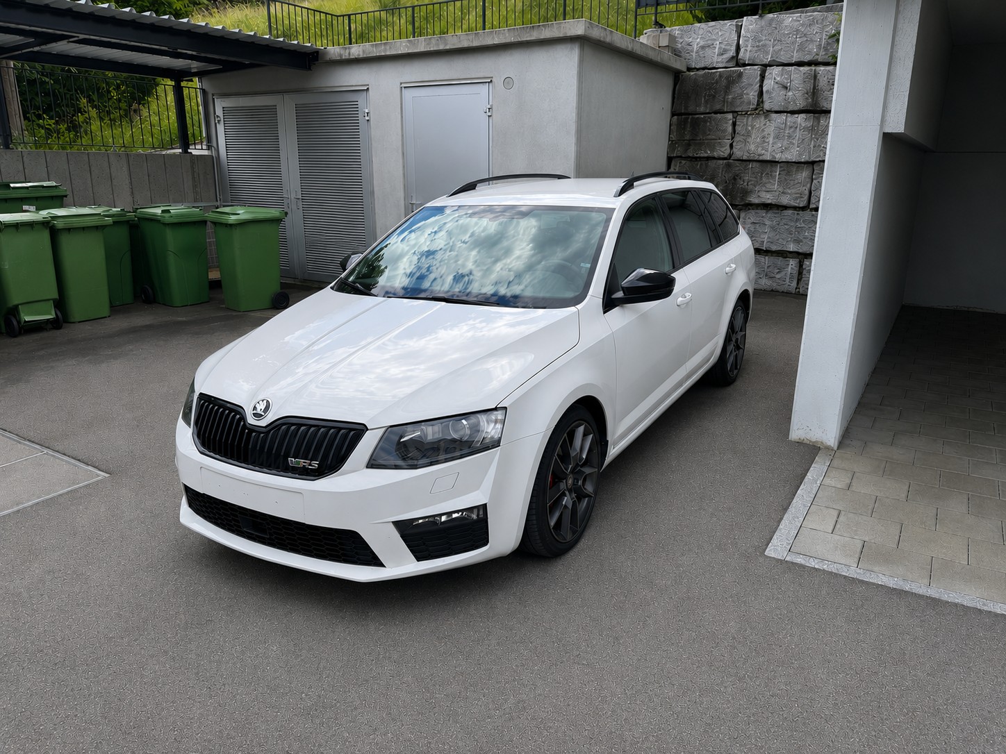 SKODA 2.0 TDI 184 RS 4x4 DSG-image-2