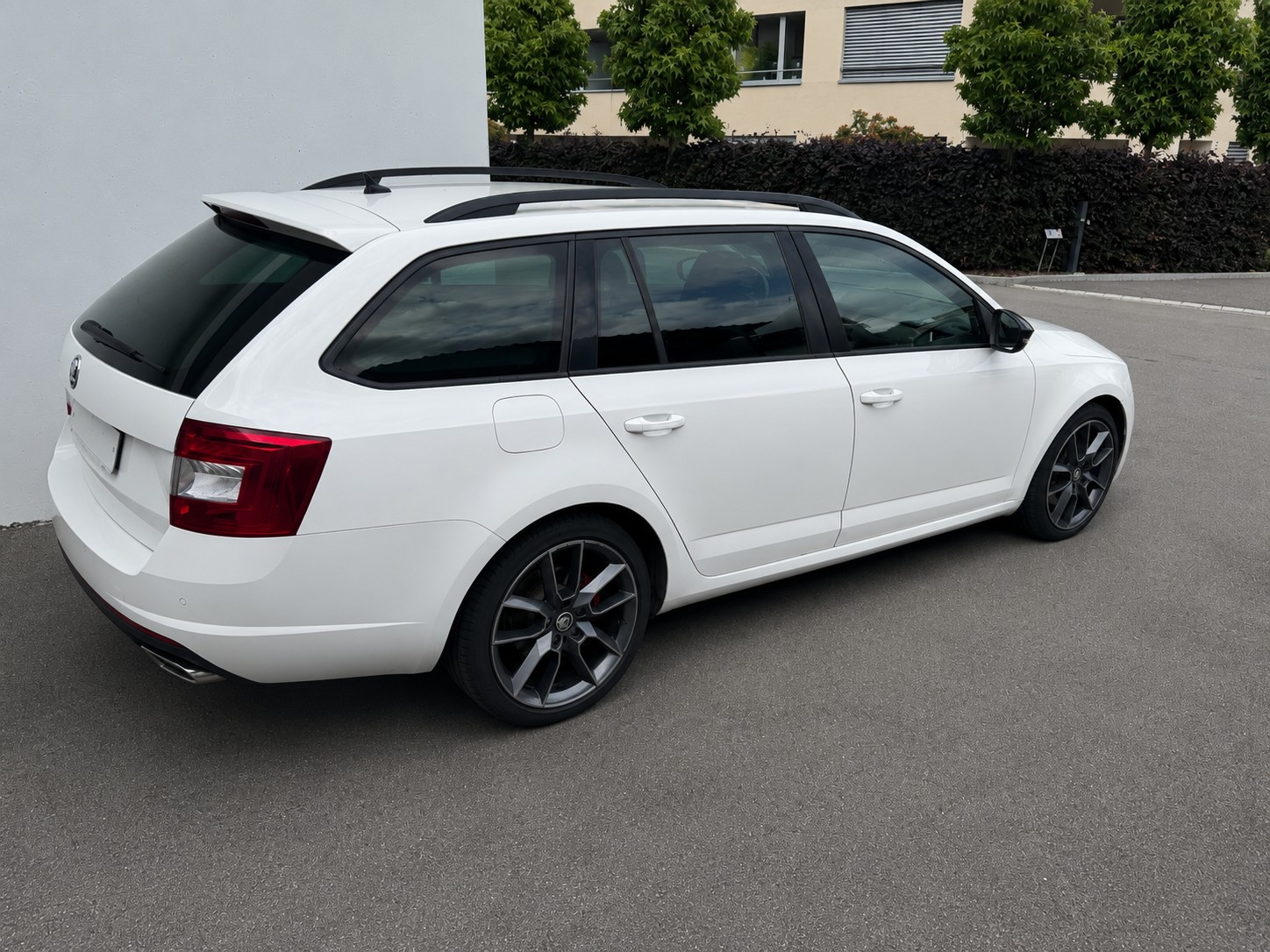 SKODA 2.0 TDI 184 RS 4x4 DSG-image-1