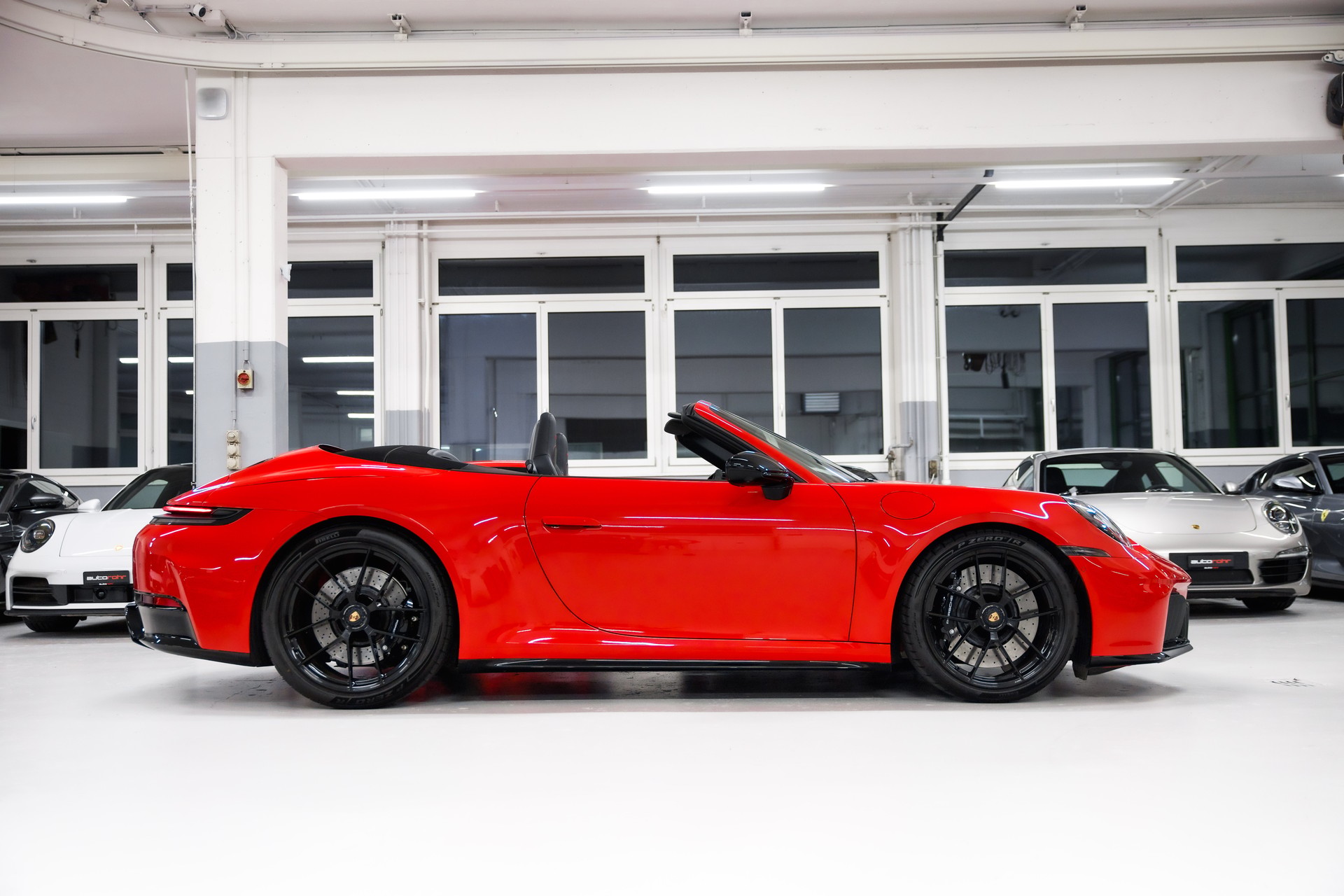 PORSCHE 911 Carrera 4 Cabriolet GTS PDK-image-3