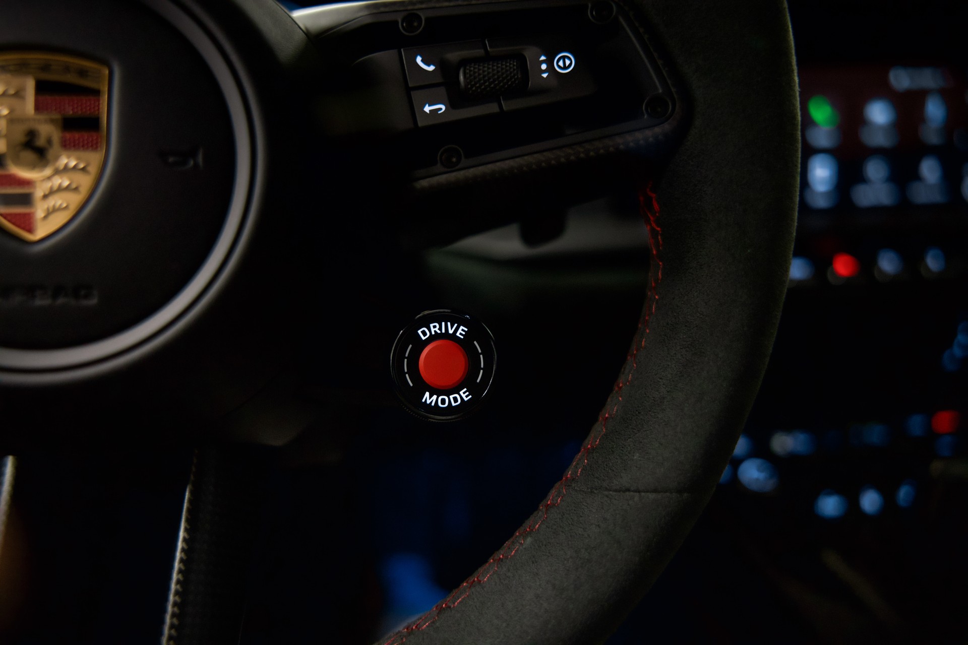 PORSCHE 911 Carrera 4 Cabriolet GTS PDK-image-33