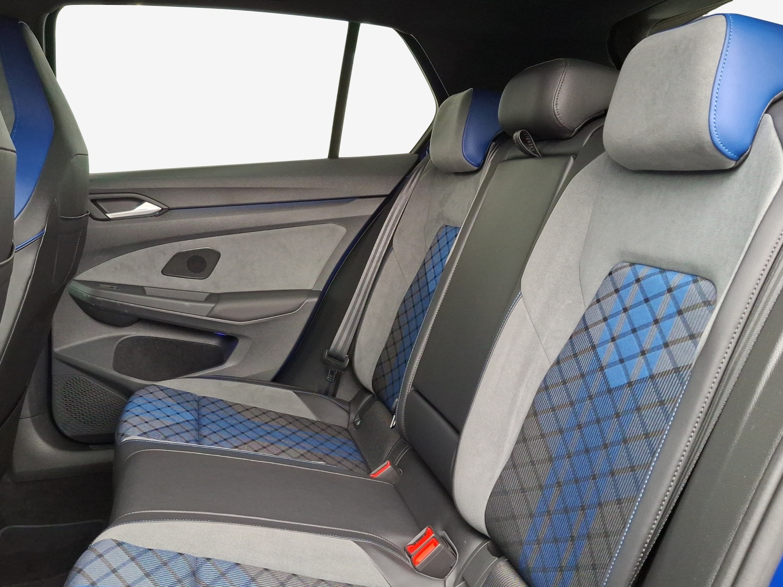 VW Golf 2.0 TSI R DSG 4Motion-image-11