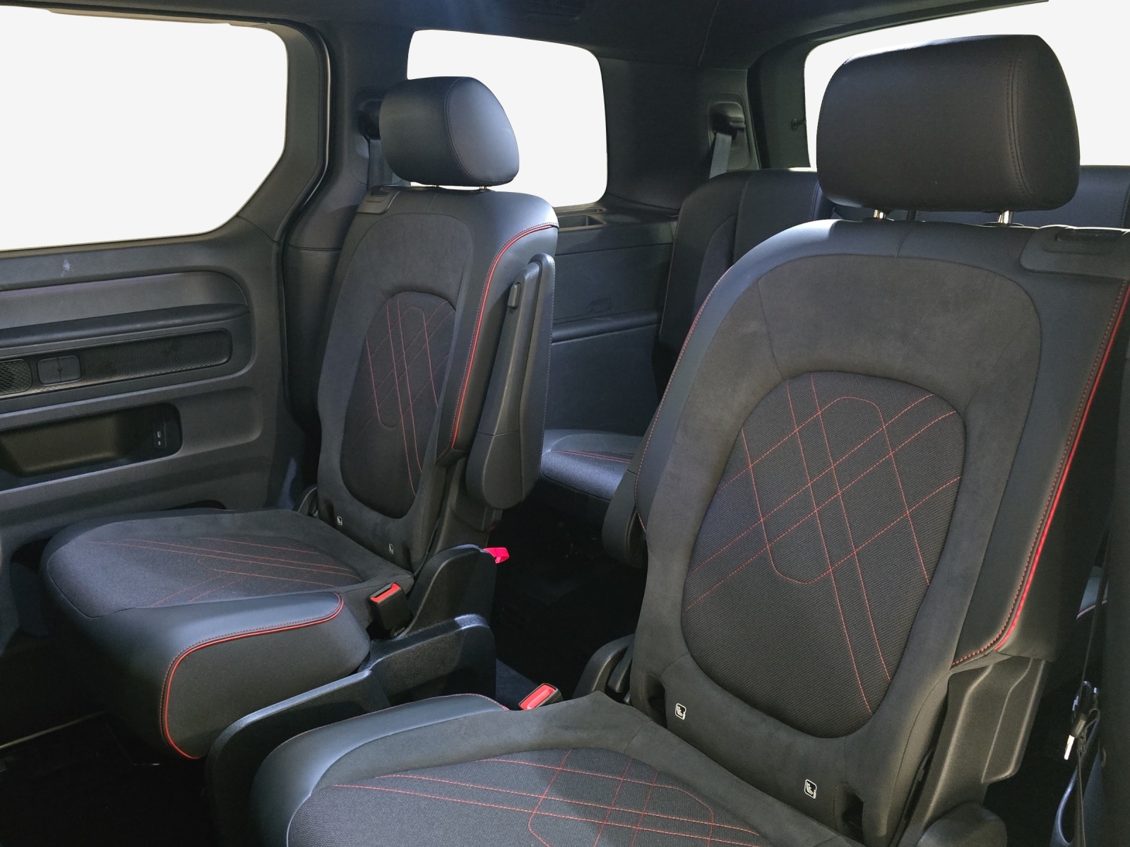 VW ID.Buzz LWB GTX 4 Motion-image-12