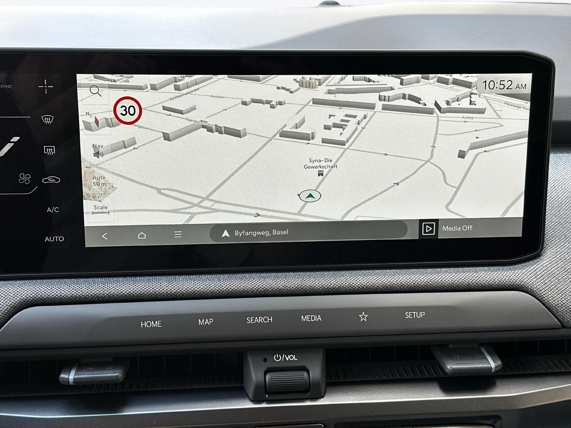 KIA EV3 81 kWh Earth-image-12