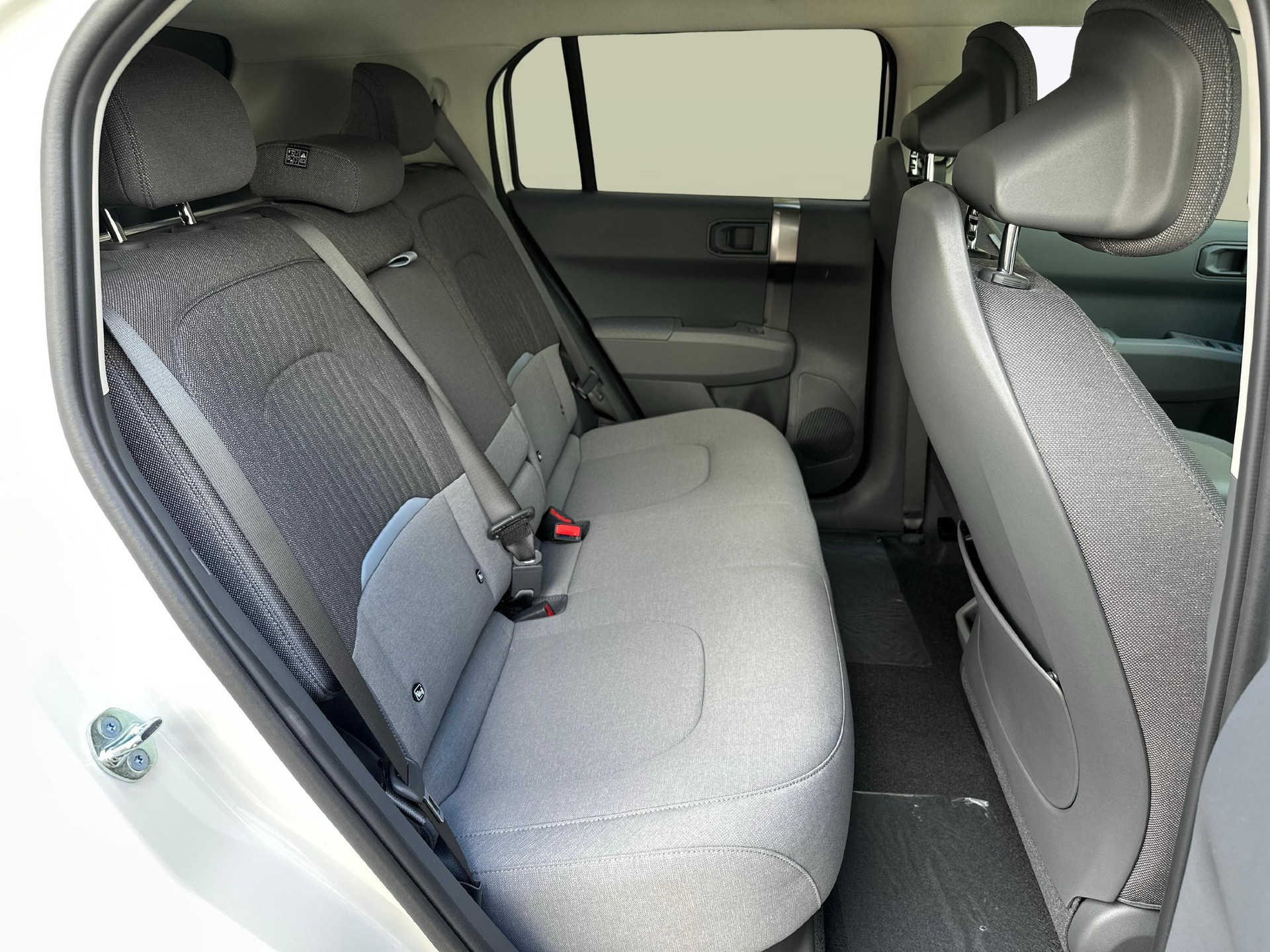 KIA EV3 81 kWh Earth-image-10