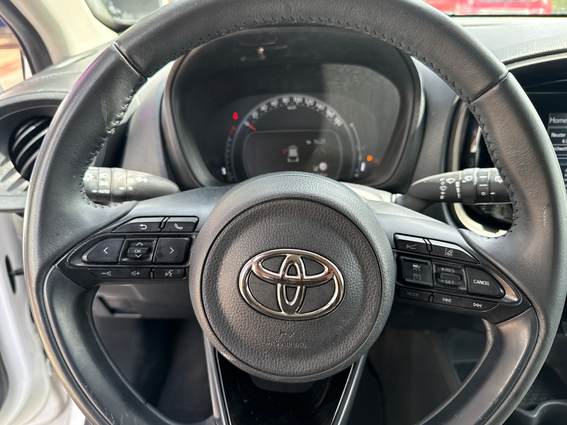 TOYOTA Aygo X 1.0 VVT-i Comfort CVT-image-8