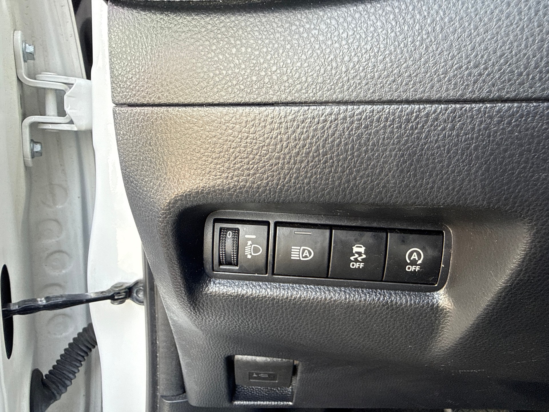 TOYOTA Aygo X 1.0 VVT-i Comfort CVT-image-9