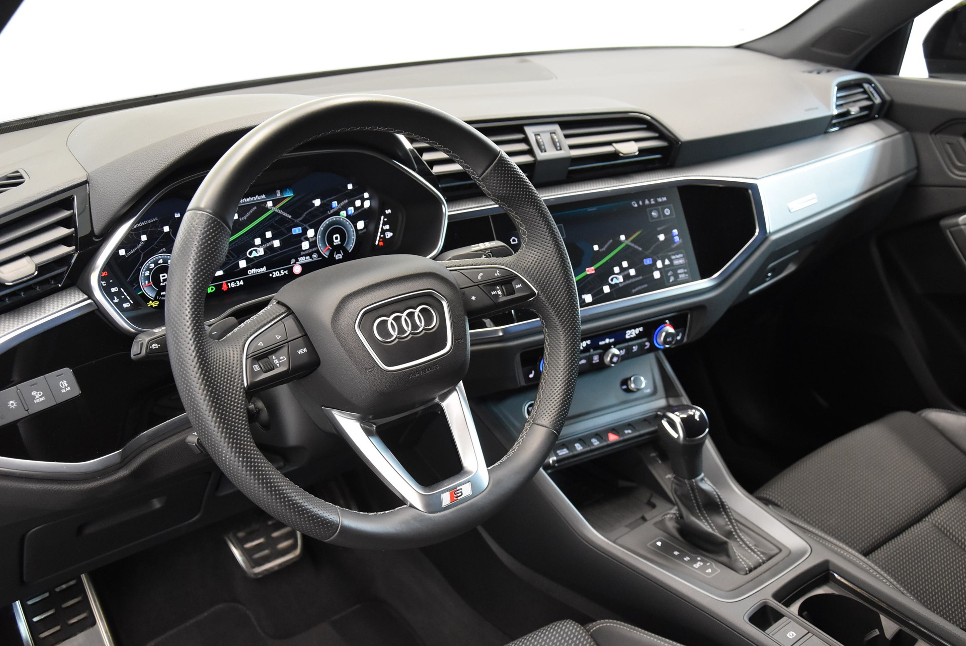 AUDI Q3 35 TFSI advanced Attraction S-tronic S-LINE INTERIEUR-image-2
