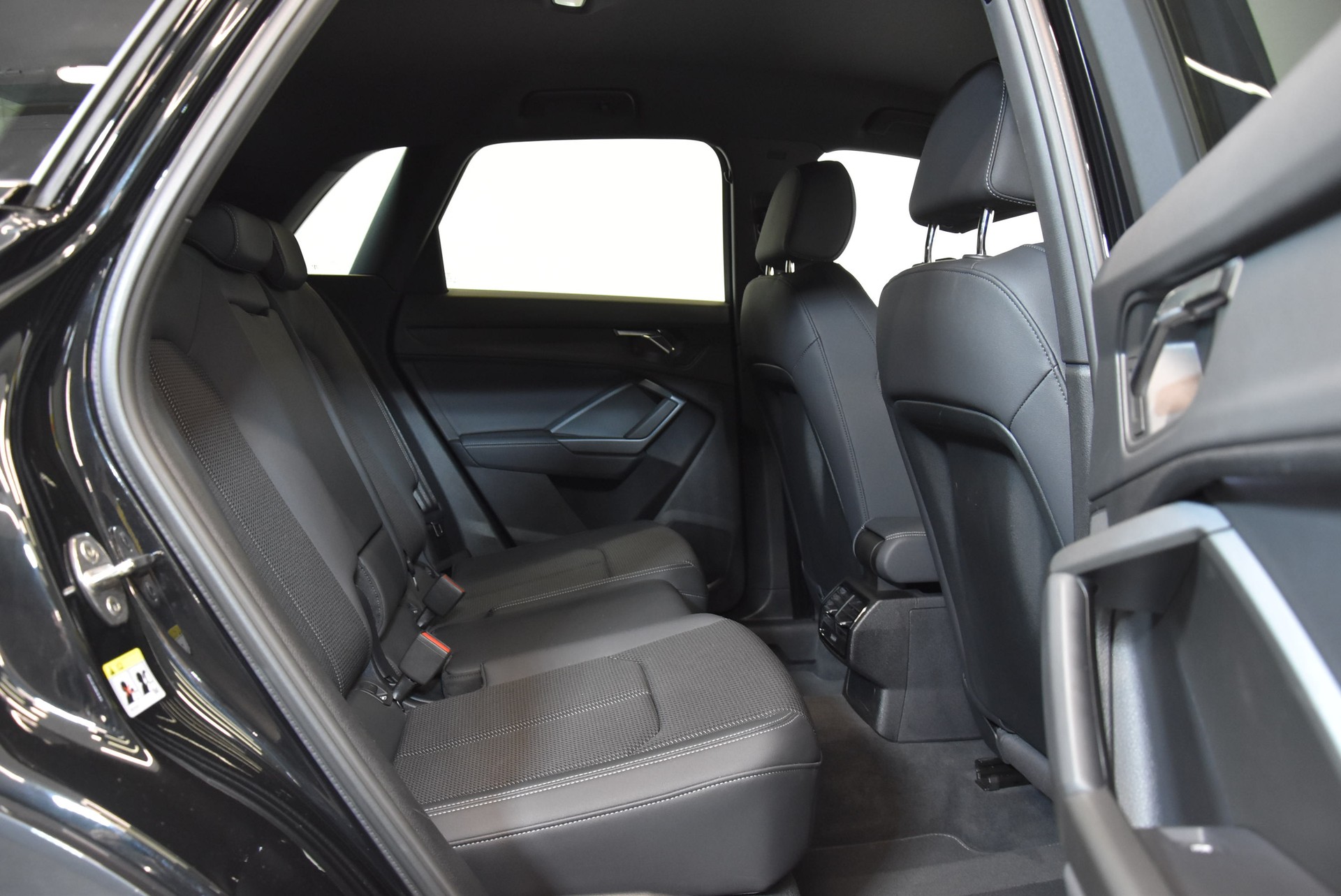 AUDI Q3 35 TFSI advanced Attraction S-tronic S-LINE INTERIEUR-image-6