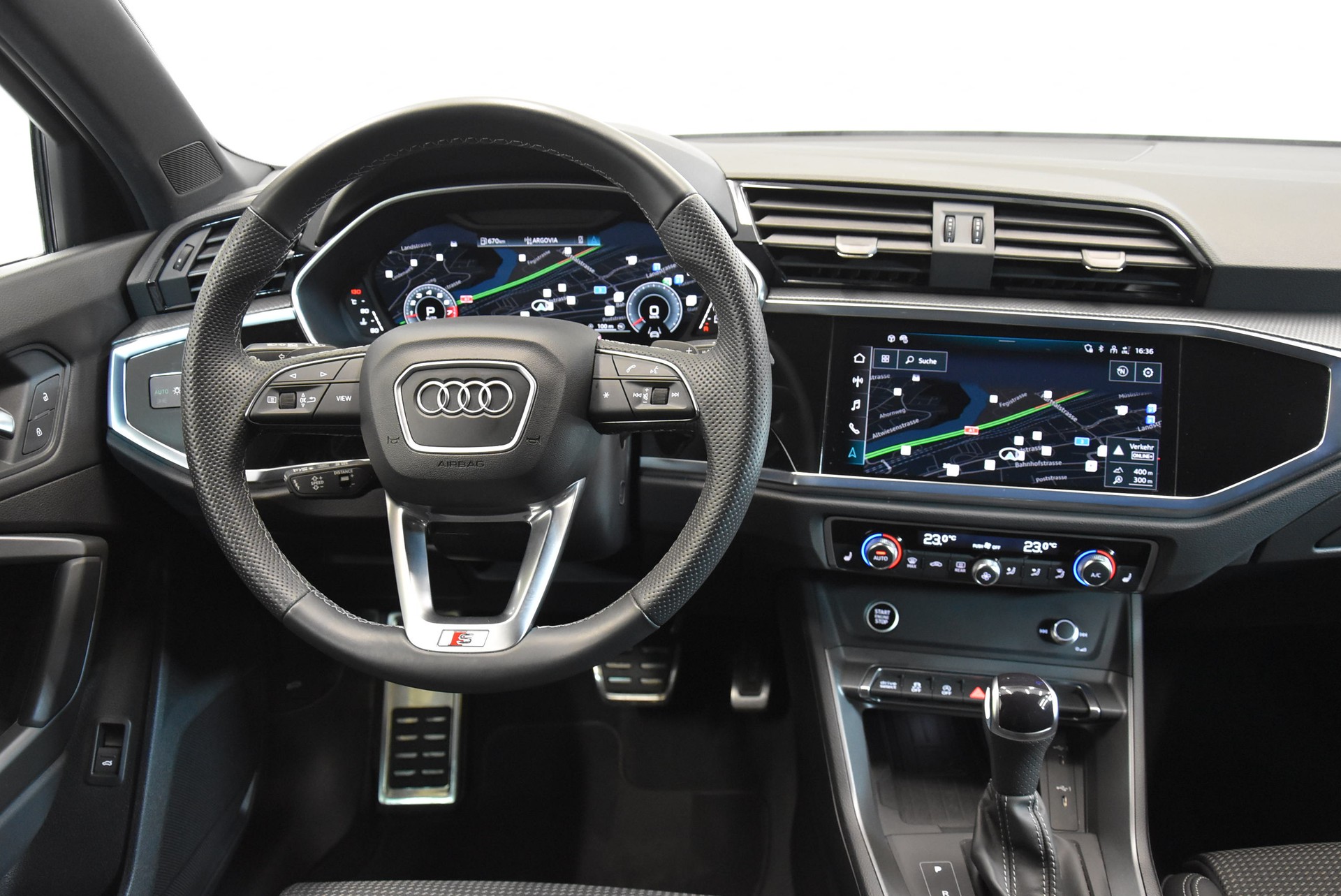 AUDI Q3 35 TFSI advanced Attraction S-tronic S-LINE INTERIEUR-image-5