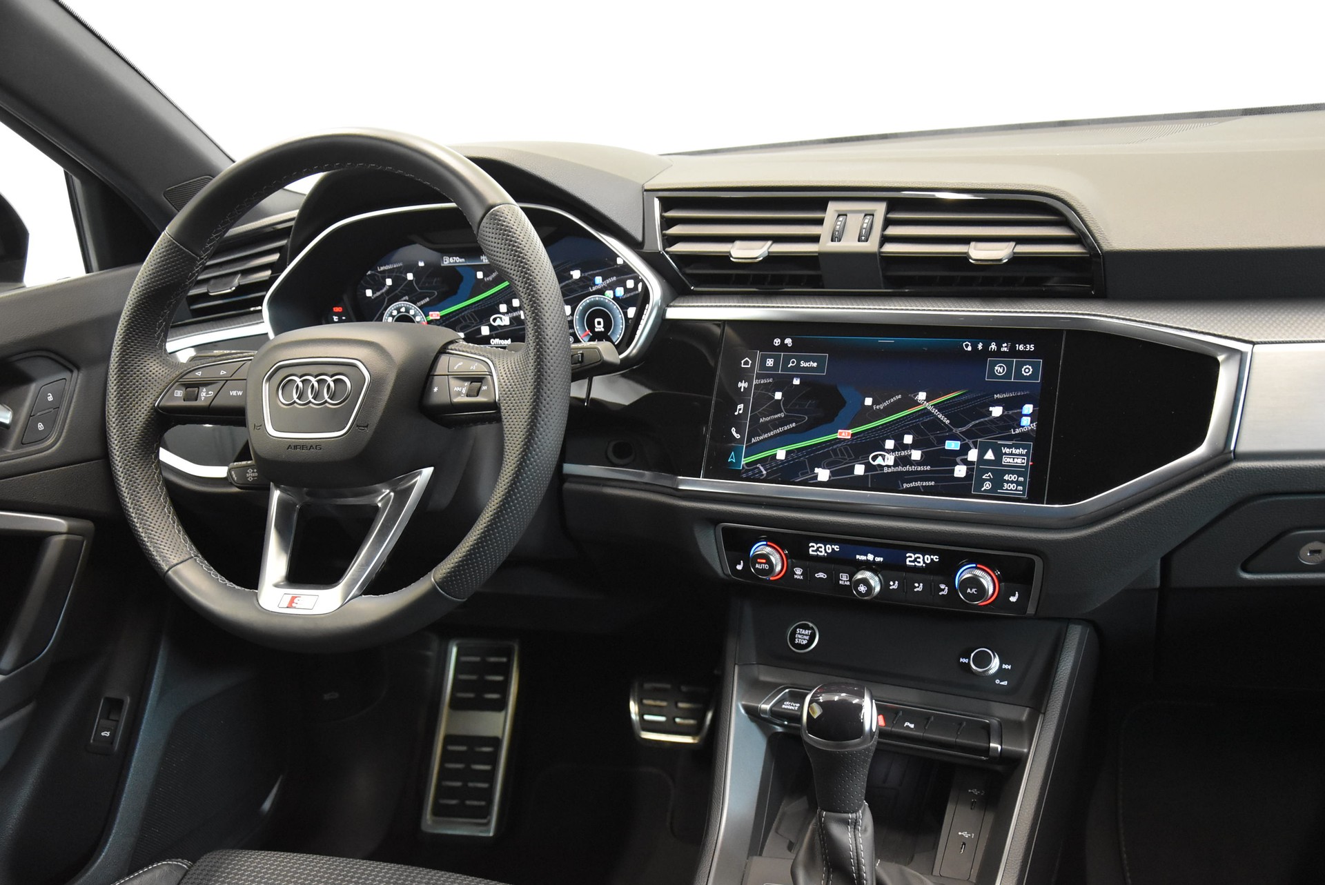 AUDI Q3 35 TFSI advanced Attraction S-tronic S-LINE INTERIEUR-image-4