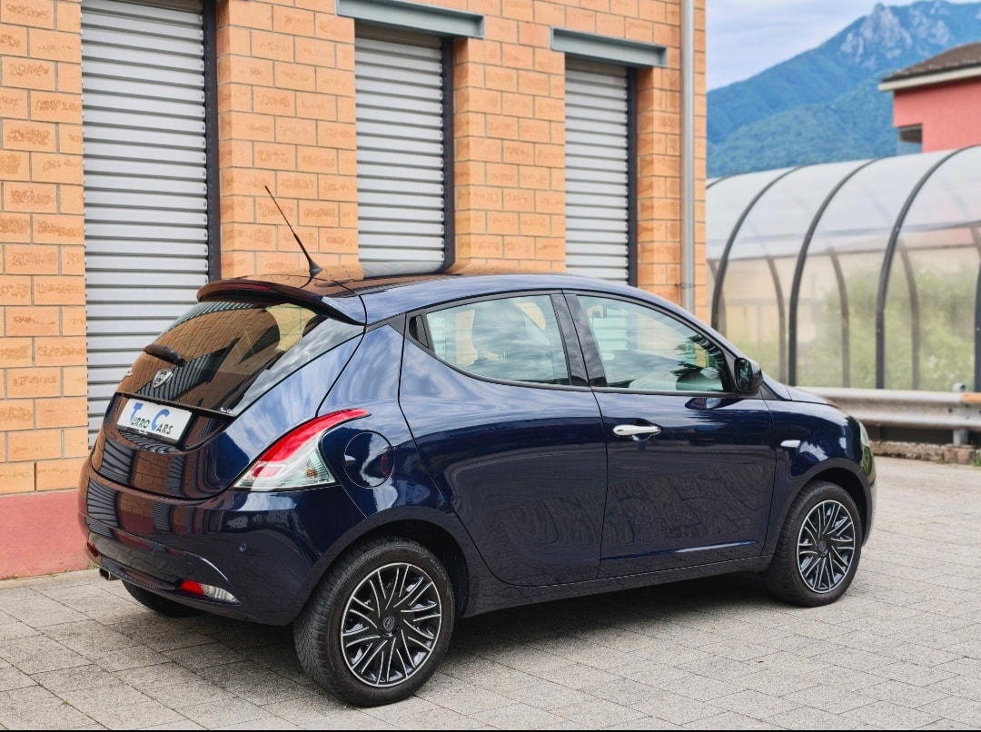 LANCIA YPSILON-image-3