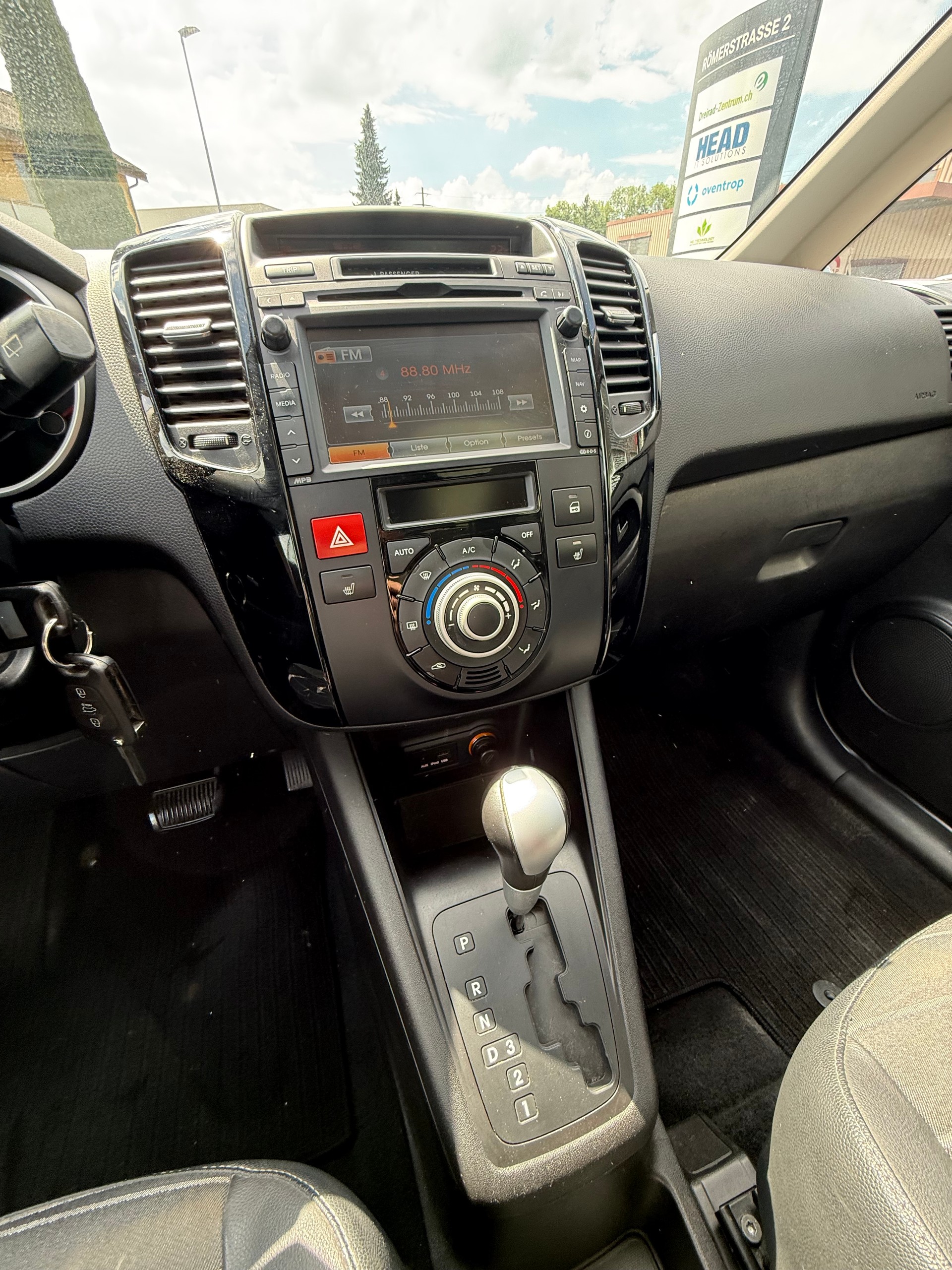 KIA Venga 1.6 CVVT Style Automatic-image-5