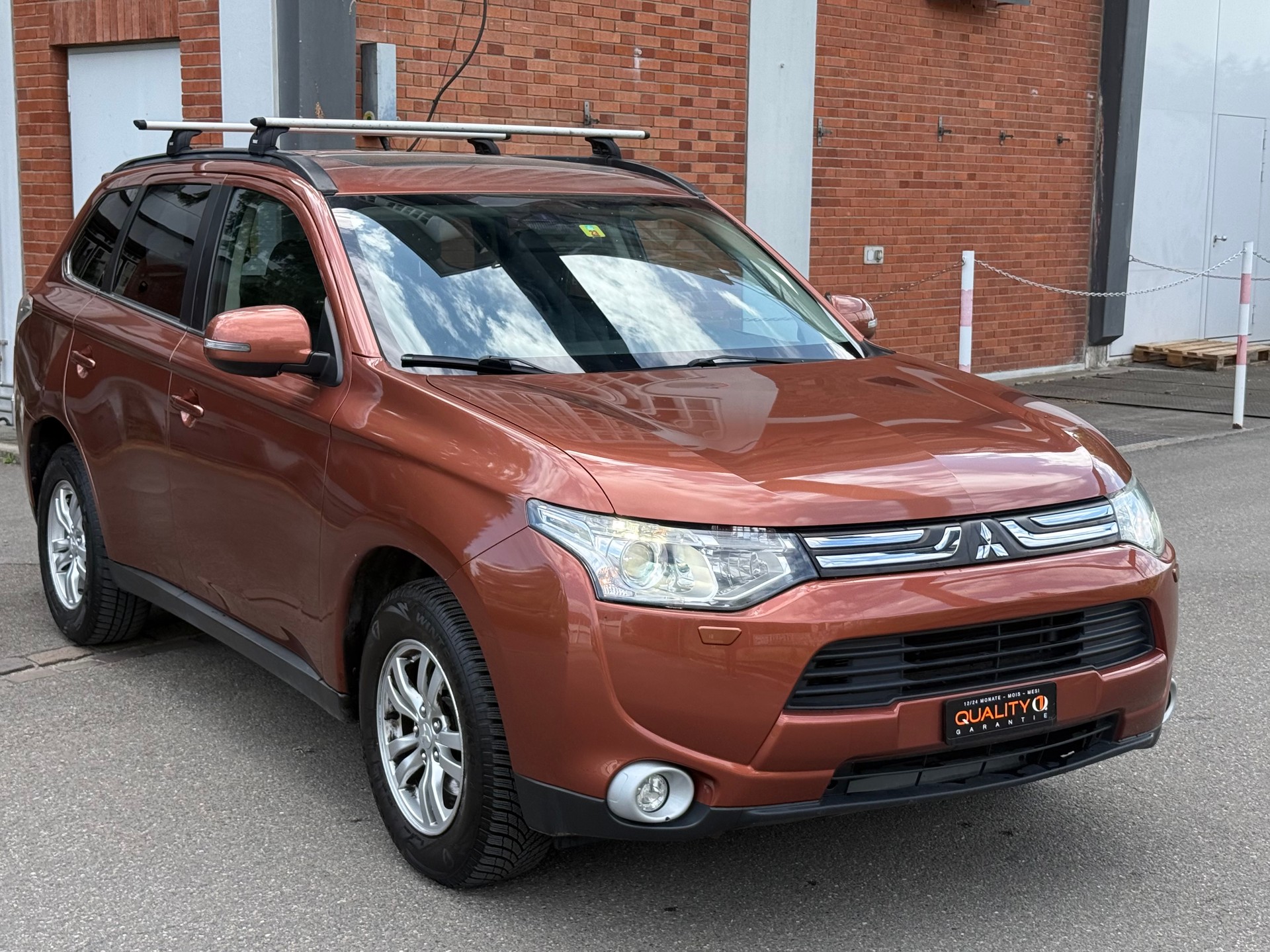 MITSUBISHI Outlander 2.0 Navigator CVT-image-1