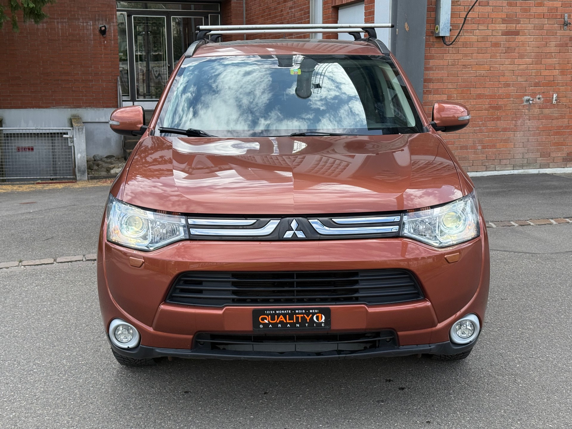MITSUBISHI Outlander 2.0 Navigator CVT-image-0