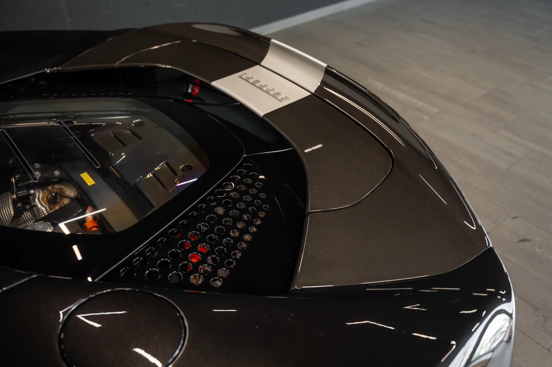 FERRARI SF90 Stradale Assetto-Fiorano / Full Carbon Interieur & Exterieur / CH Auto / Traum Ausstattung / Ferrari Garantie-image-7