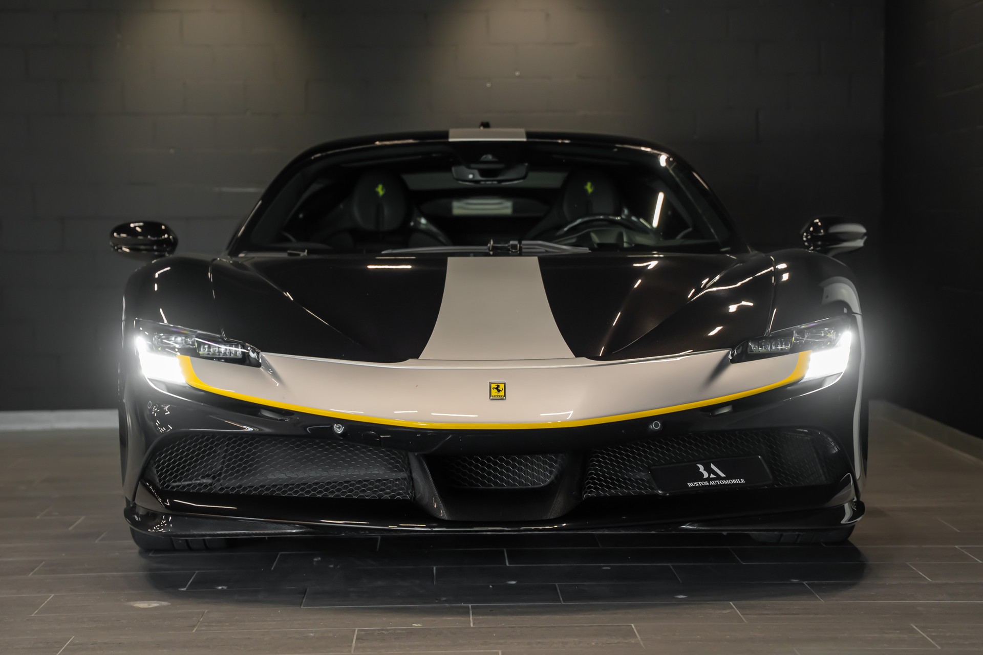 FERRARI SF90 Stradale Assetto-Fiorano / Full Carbon Interieur & Exterieur / CH Auto / Traum Ausstattung / Ferrari Garantie-image-5