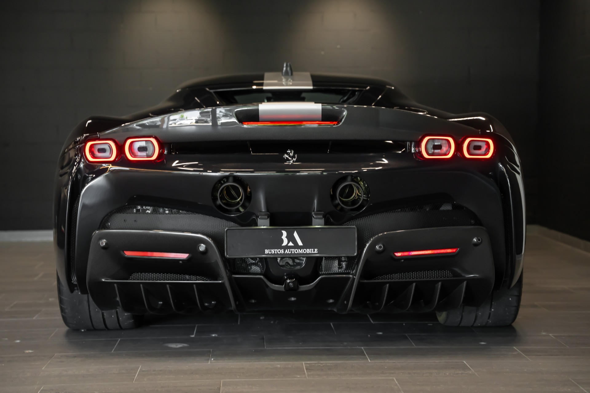 FERRARI SF90 Stradale Assetto-Fiorano / Full Carbon Interieur & Exterieur / CH Auto / Traum Ausstattung / Ferrari Garantie-image-8