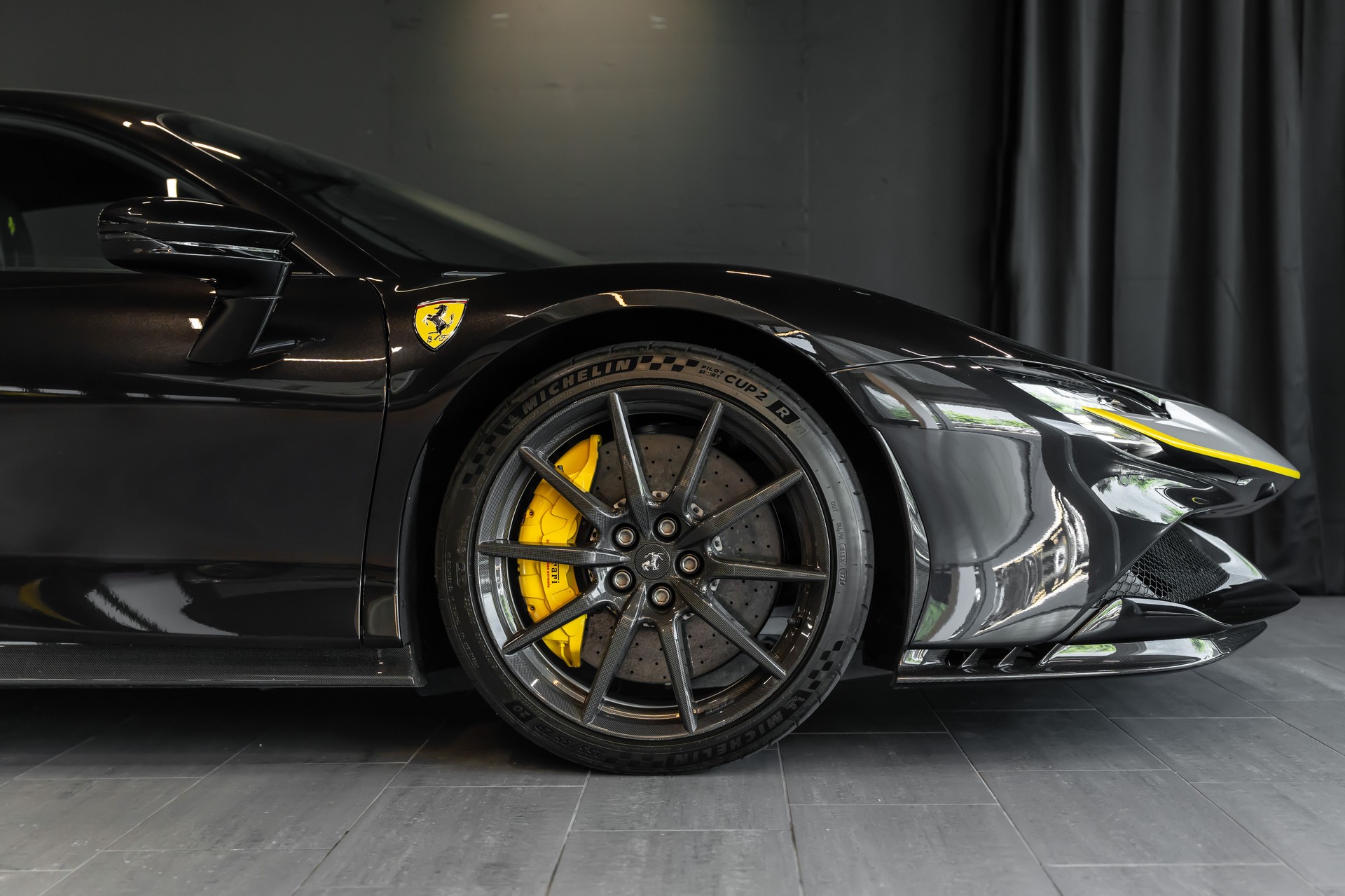 FERRARI SF90 Stradale Assetto-Fiorano / Full Carbon Interieur & Exterieur / CH Auto / Traum Ausstattung / Ferrari Garantie-image-2