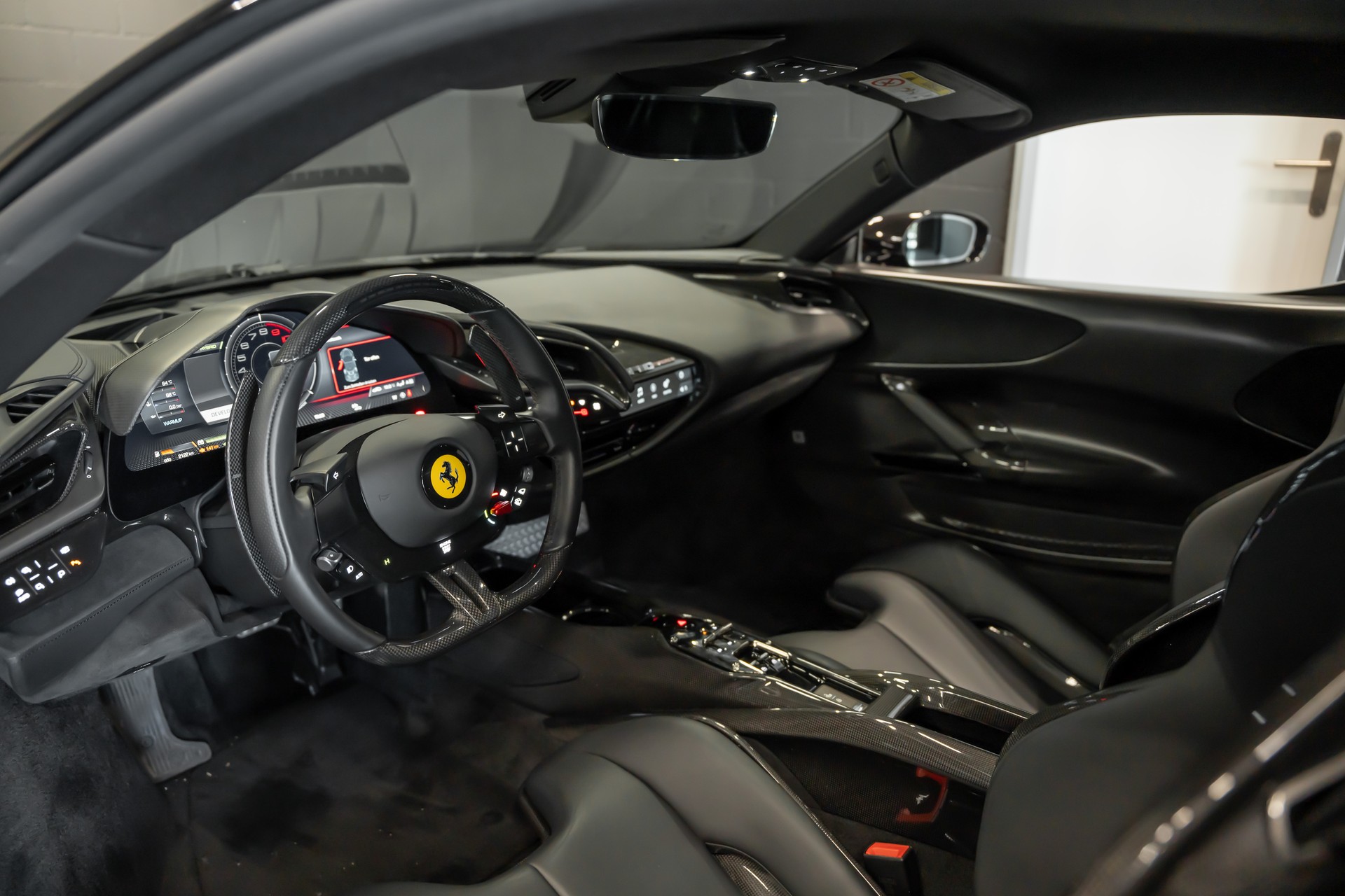 FERRARI SF90 Stradale Assetto-Fiorano / Full Carbon Interieur & Exterieur / CH Auto / Traum Ausstattung / Ferrari Garantie-image-9
